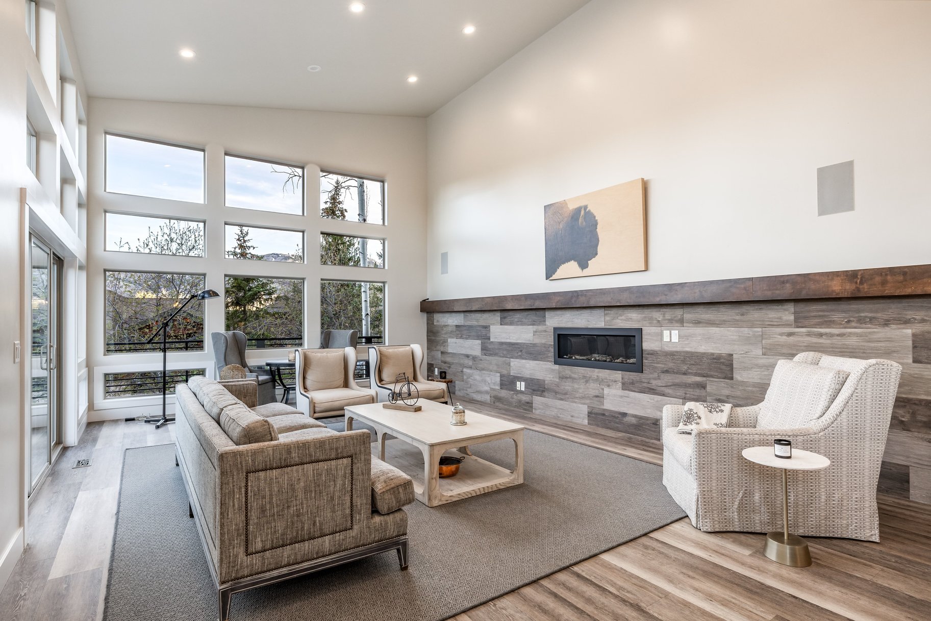  Light Filled Open Floor Plan with Great Outdoor Space - 物件實景