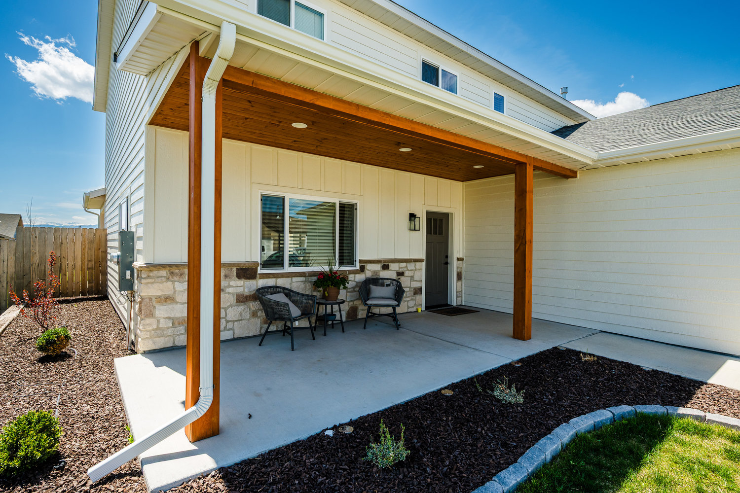 Ranchester, Wyoming, 82839, United States, 4 Bedrooms Bedrooms, ,3 BathroomsBathrooms,Residential,For Sale,1979887