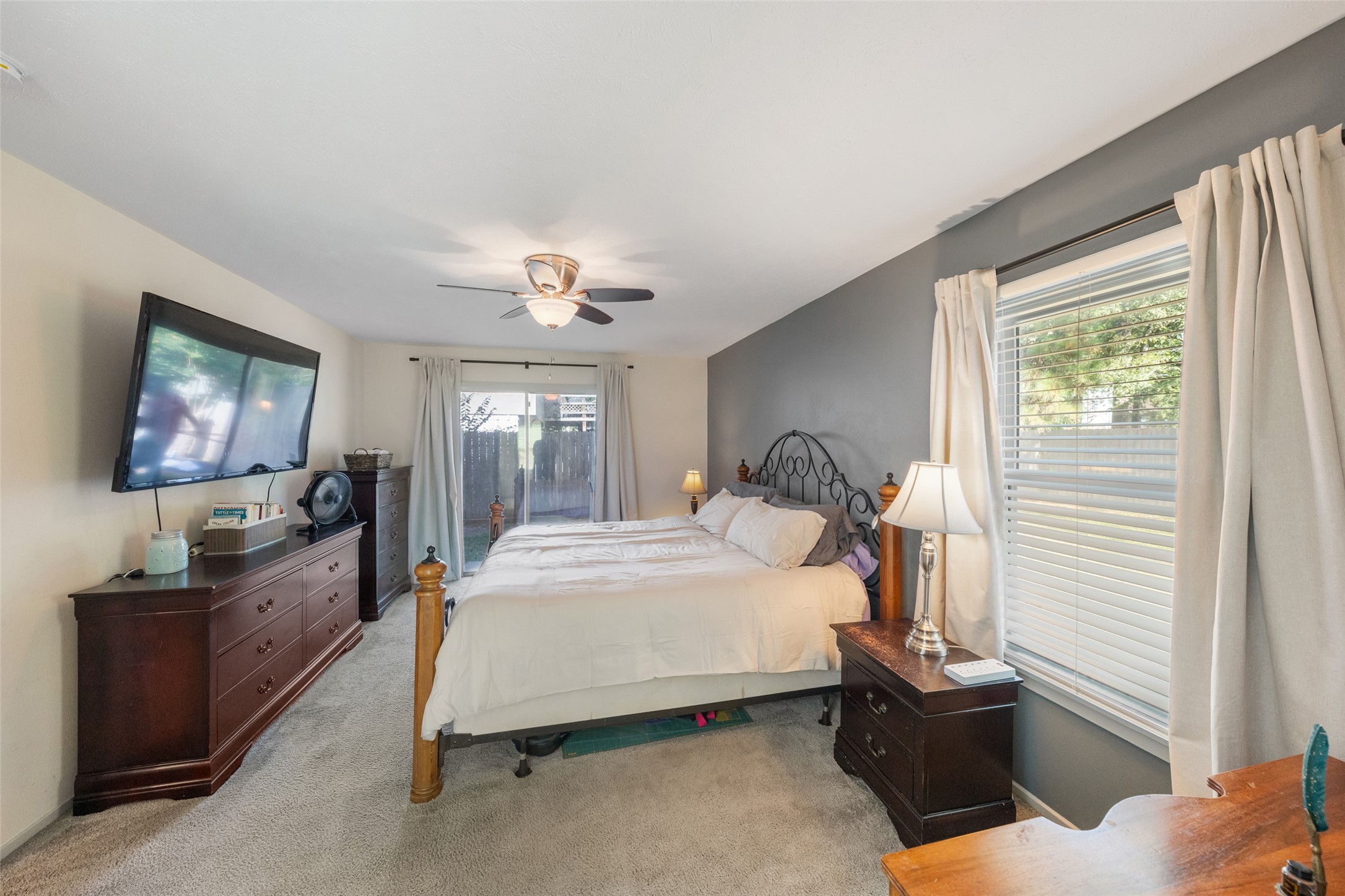 3223 Holly Green Drive - 物件實景