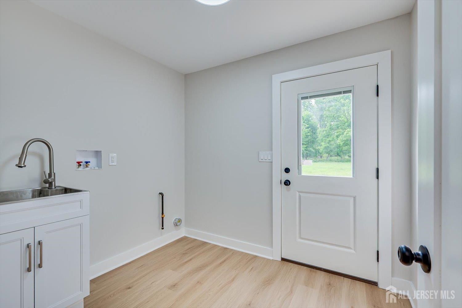 Piscataway, New Jersey, 08854, United States, 5 Bedrooms Bedrooms, ,3 BathroomsBathrooms,Residential,For Sale,2048679