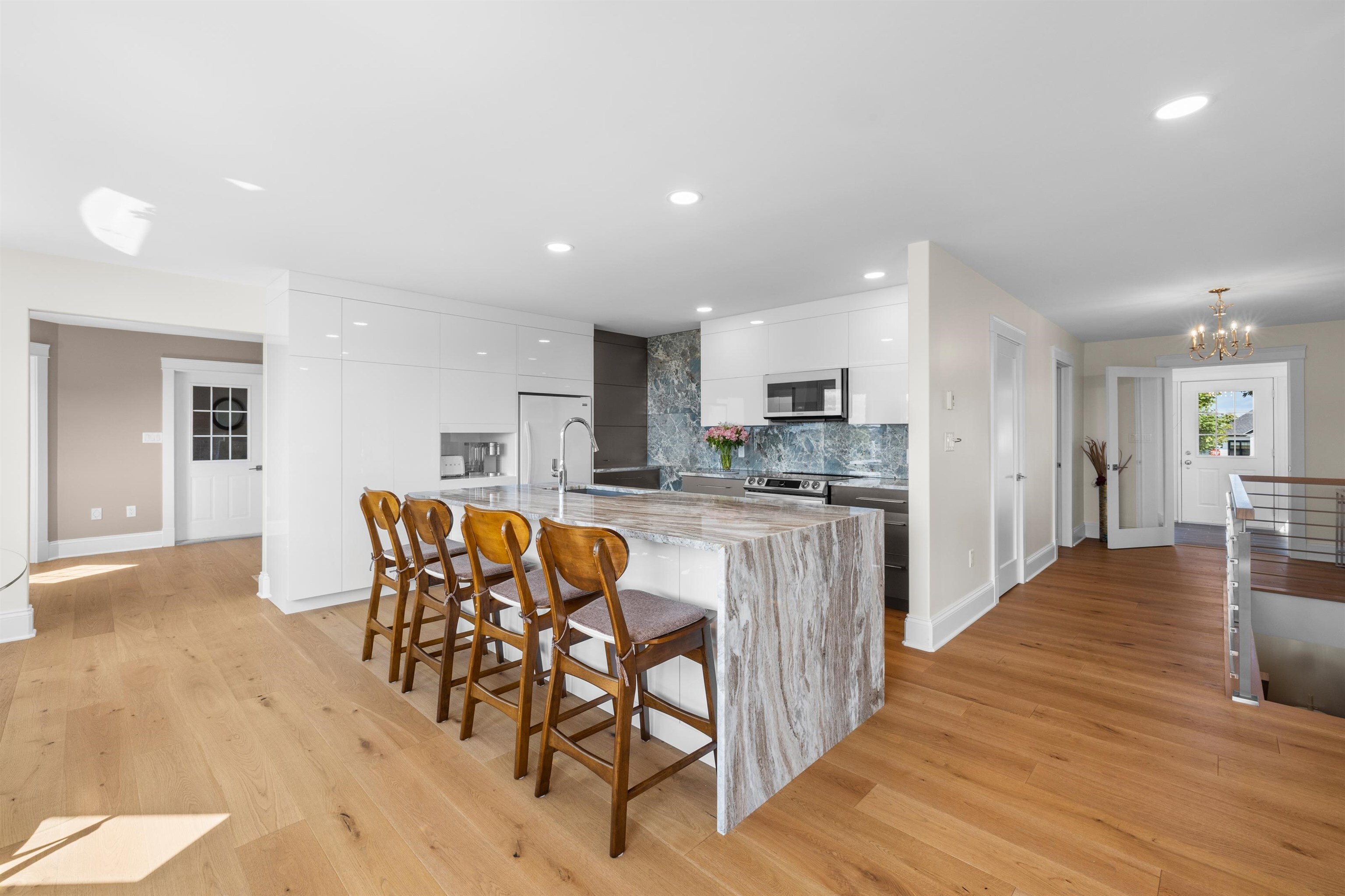 STRATFORD, Prince Edward Island, C1B 0J7, CA, 7 Bedrooms Bedrooms, ,4 BathroomsBathrooms,Residential,For Sale,1949695