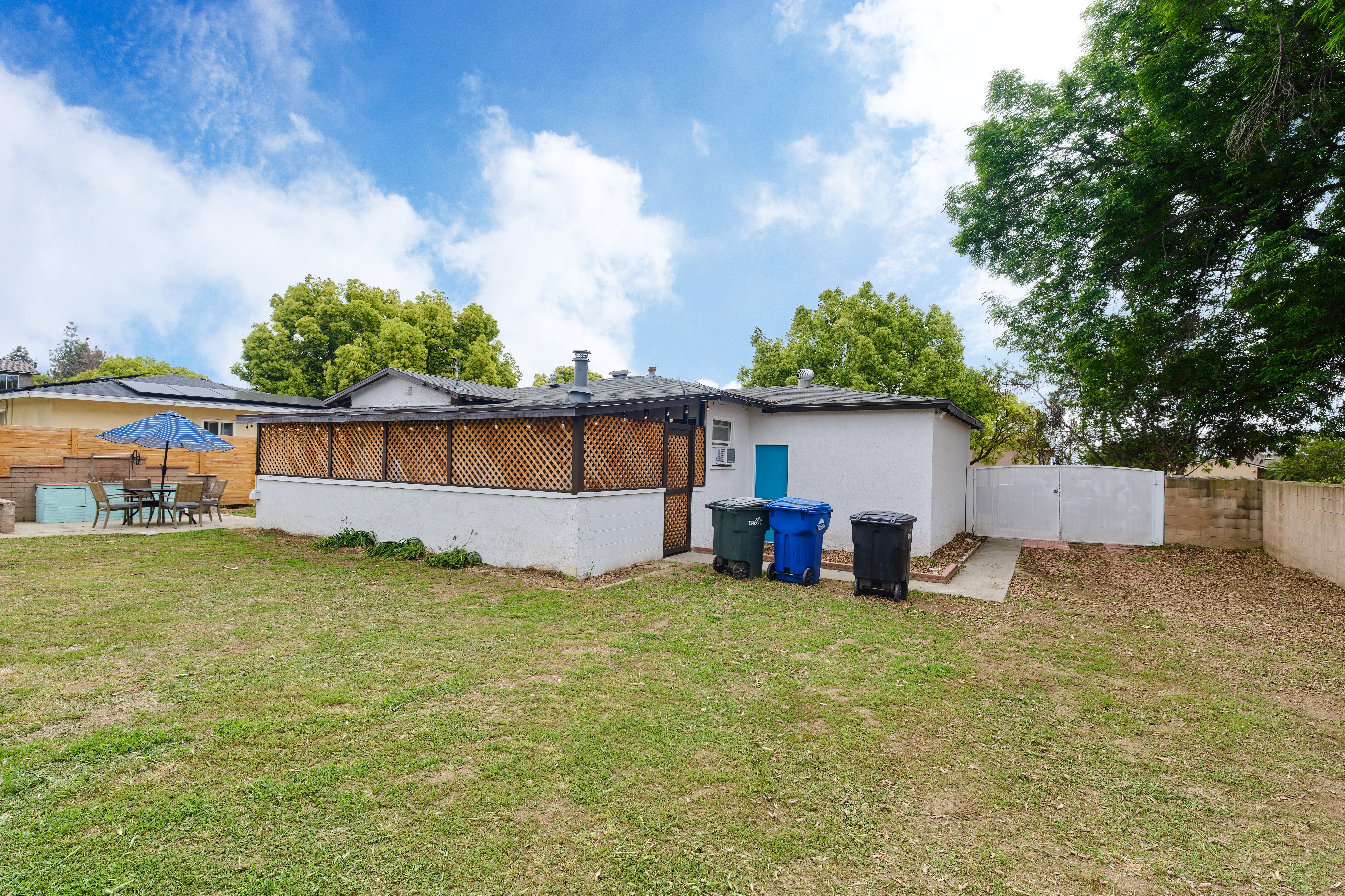 Ontario, California, 91762, United States, 2 Bedrooms Bedrooms, ,1 BathroomBathrooms,Residential,For Sale,1983676