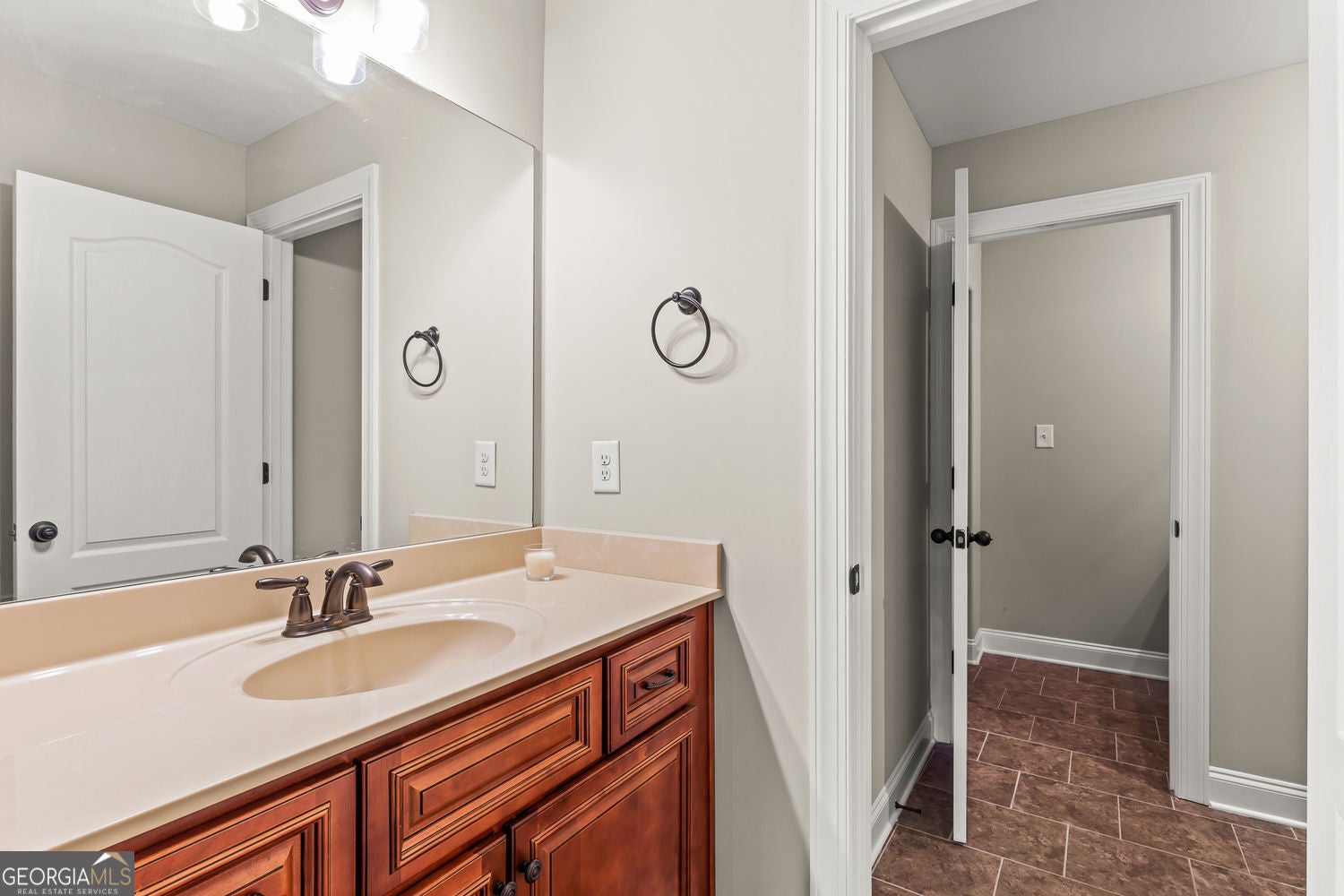 Senoia, Georgia, 30276, United States, 5 Bedrooms Bedrooms, ,4 BathroomsBathrooms,Residential,For Sale,1877866