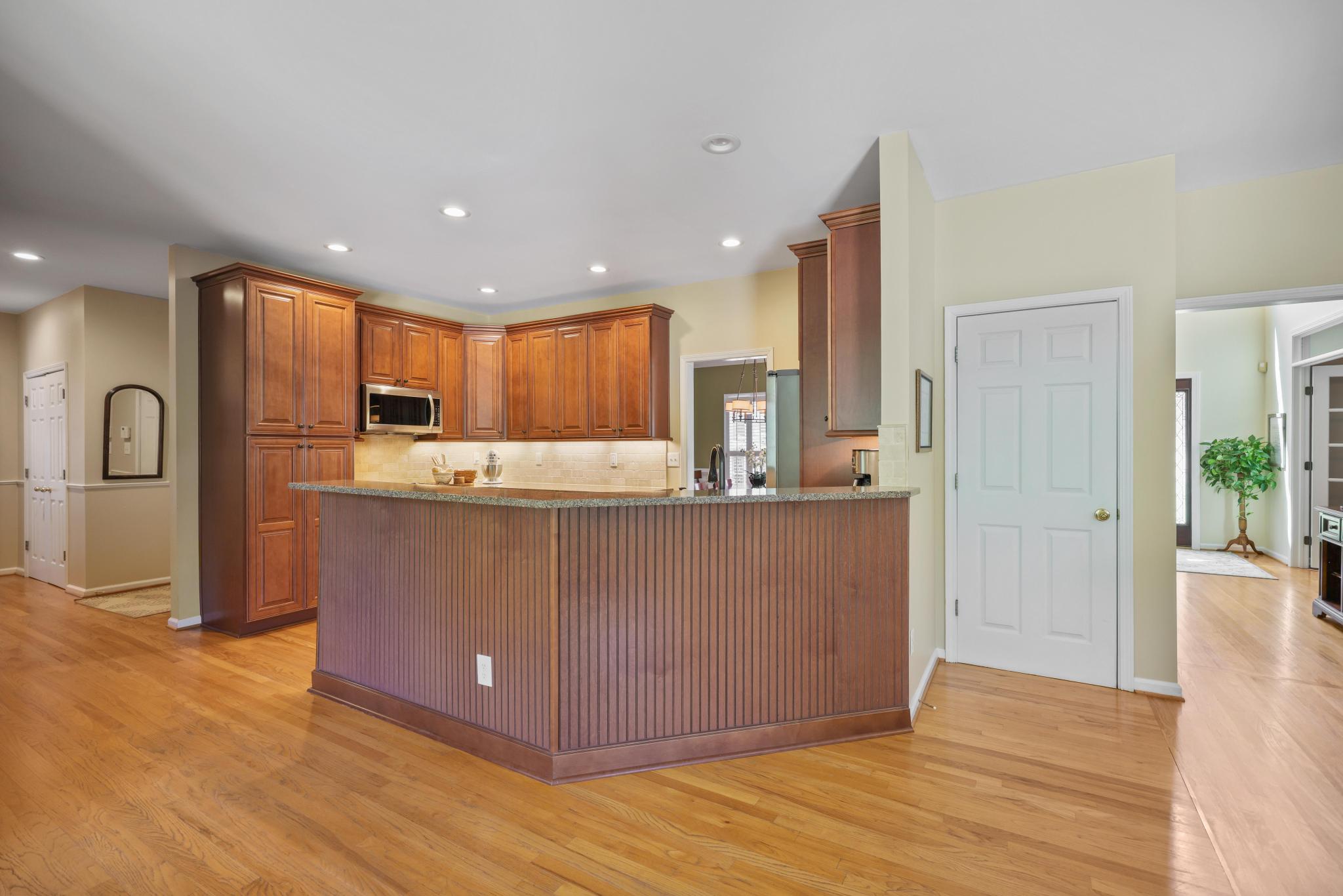  Beautifully Maintained Home in Established Burnt Hickory Pointe - 物件實景