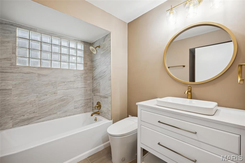 15 Chamblee Lane, St Louis, Missouri, 63141, United States, 4 Bedrooms Bedrooms, ,3 BathroomsBathrooms,Residential,For Sale,15 Chamblee Lane,1659866