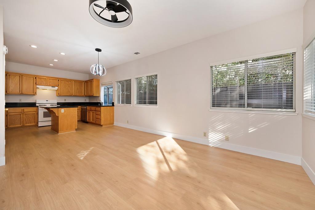 Roseville, California, 95661, United States, 4 Bedrooms Bedrooms, ,3 BathroomsBathrooms,Residential,For Sale,1989245