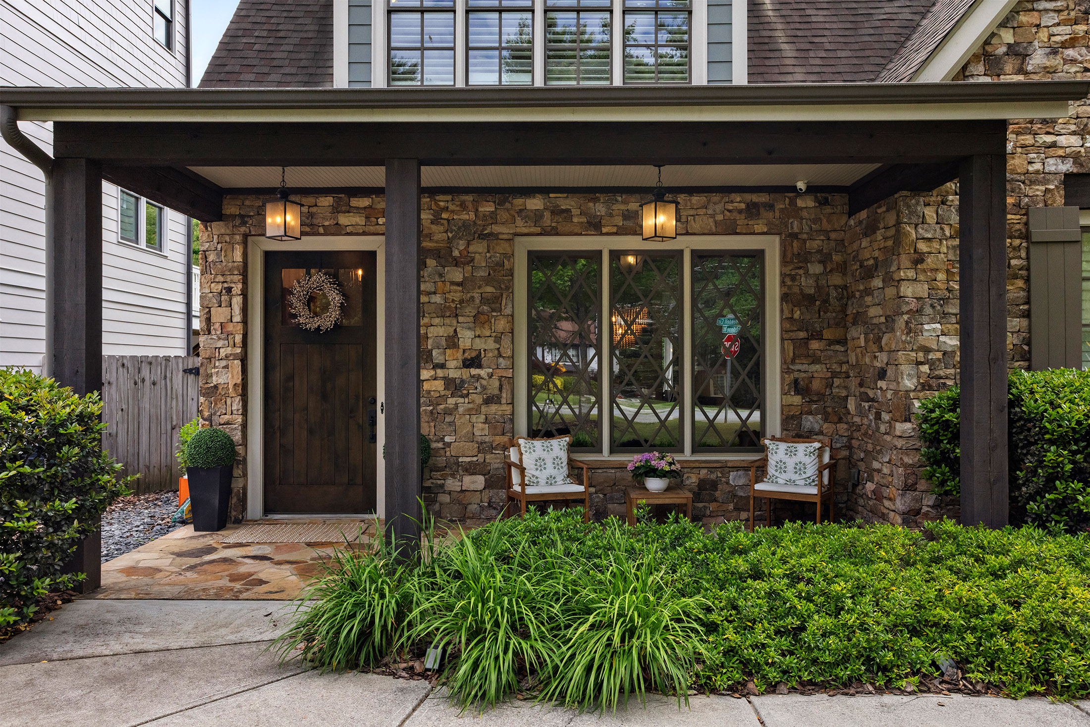  Extraordinary Custom-Built Home in Brookhaven - 物件實景