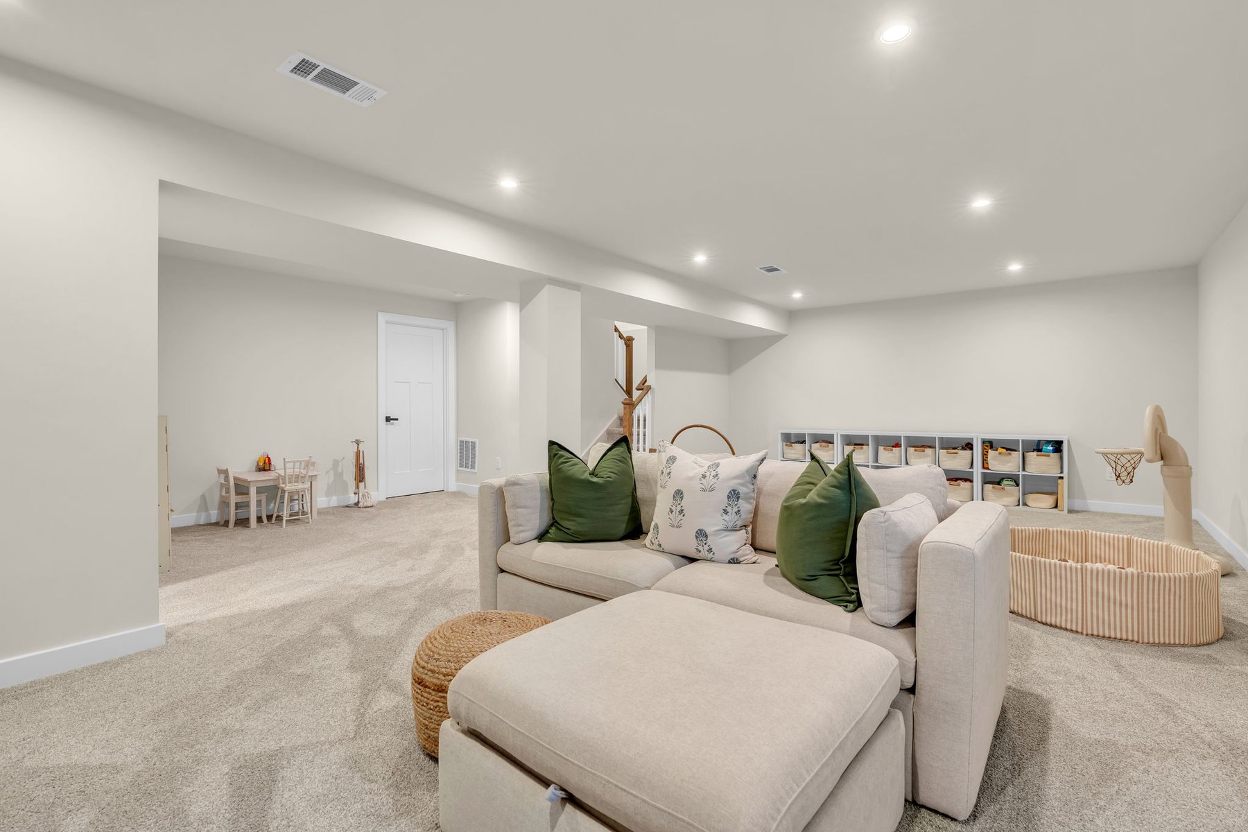  Newer Construction Home with Sophisticated Designer Upgrades - 物件實景