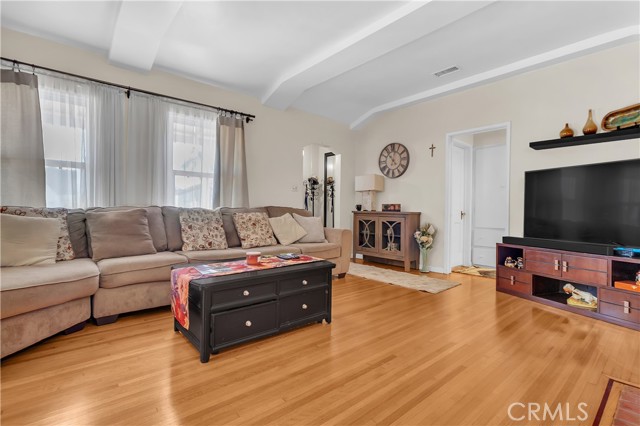 Huntington Park, California, 90255, United States, 4 Bedrooms Bedrooms, ,Residential,For Sale,1987109