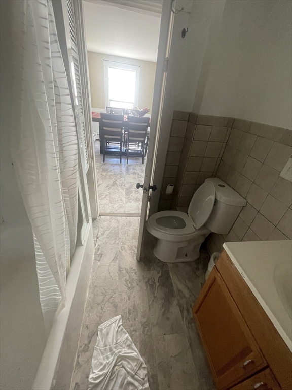 Marlborough, Massachusetts, 01752, United States, 6 Bedrooms Bedrooms, ,3 BathroomsBathrooms,Residential,For Sale,1976368