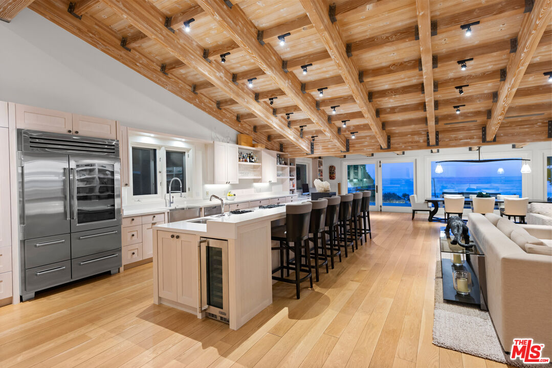 Malibu, California, 90265, United States, 4 Bedrooms Bedrooms, ,4 BathroomsBathrooms,Residential,For Sale,1970476