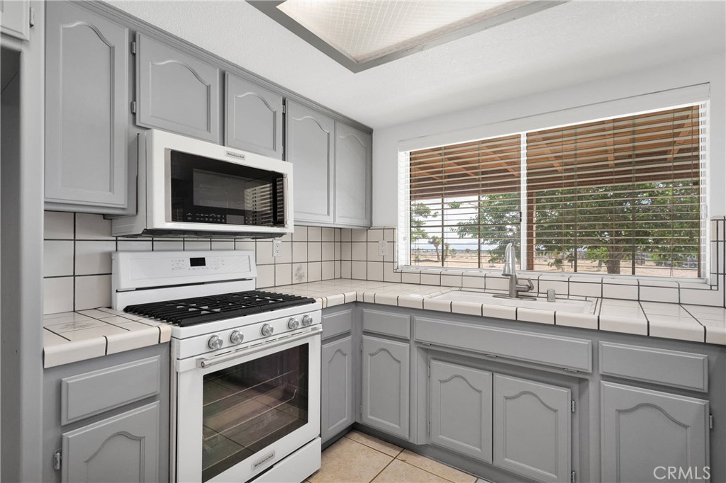 Phelan, California, 92371, United States, 3 Bedrooms Bedrooms, ,3 BathroomsBathrooms,Residential,For Sale,1881862
