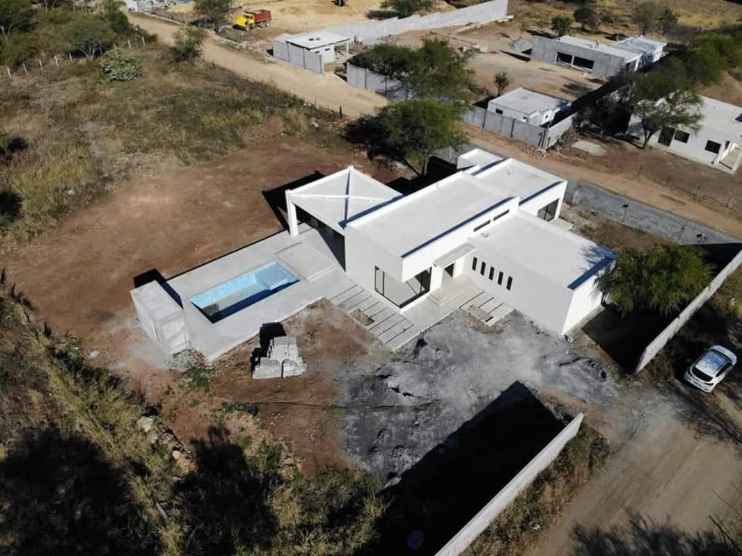 Privada los Lirios, Montemorelos, Nuevo León, 67580, Mexico, 3 Bedrooms Bedrooms, ,5 BathroomsBathrooms,Residential,For Sale,Privada los Lirios,1443065