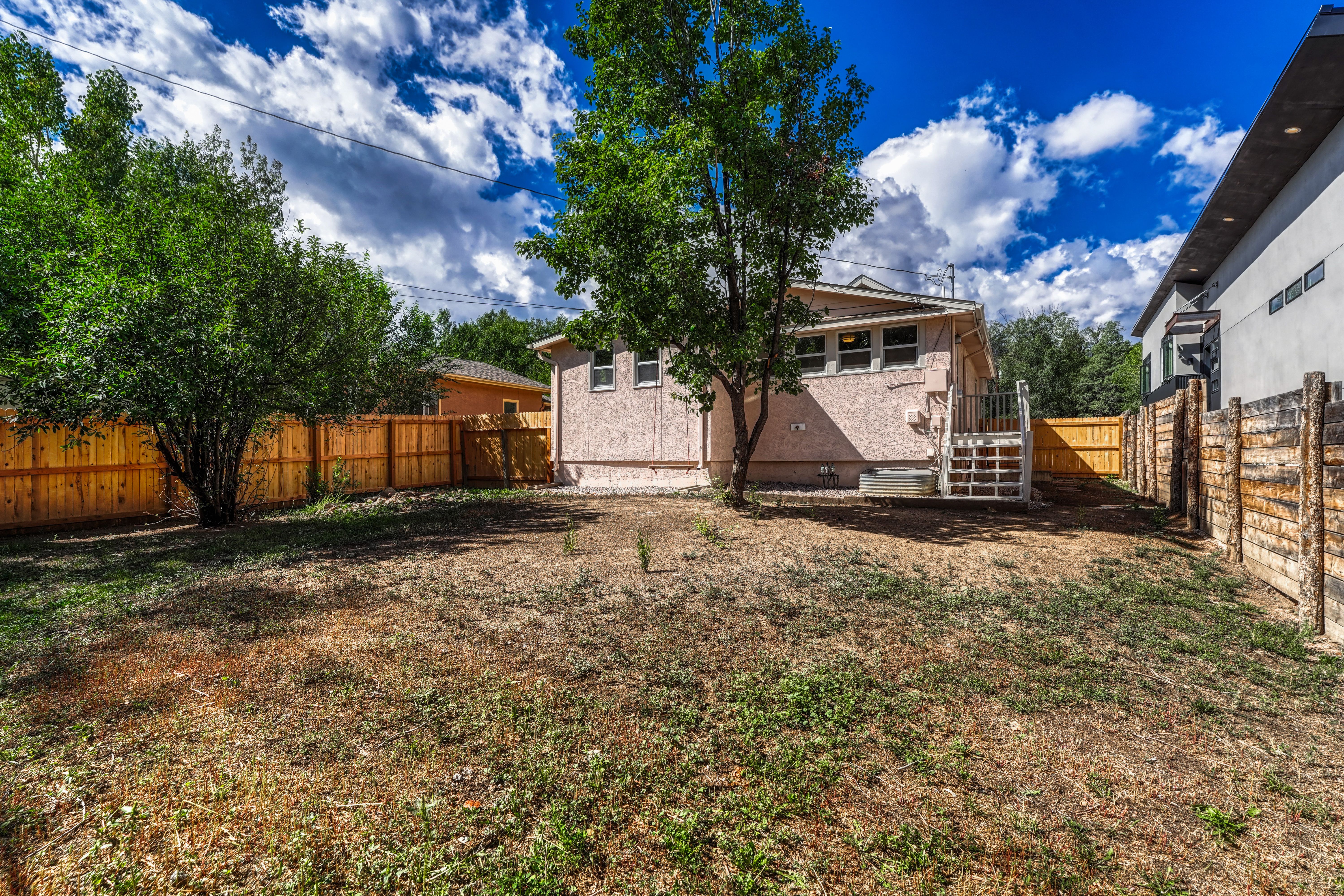  Welcome to This Beautifully Updated Home in Calvert Heights - 物件實景