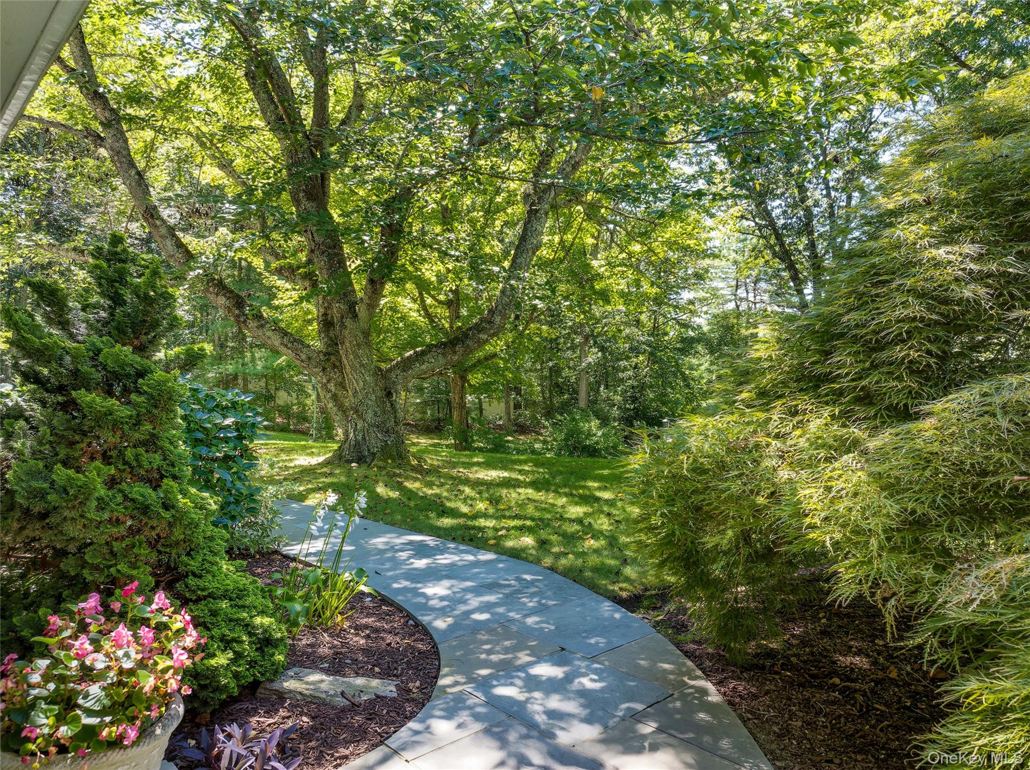 Greenwich, Connecticut, 06831, United States, 3 Bedrooms Bedrooms, ,3 BathroomsBathrooms,Residential,For Sale,1941925