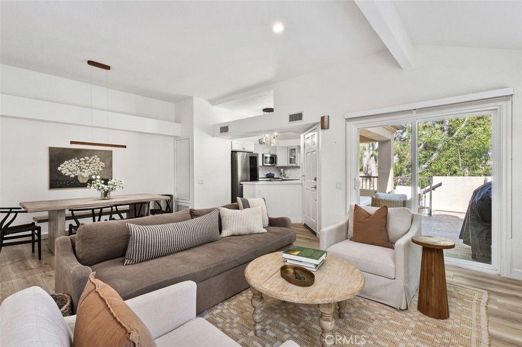 Newport Beach, California, 92660, United States, 2 Bedrooms Bedrooms, ,2 BathroomsBathrooms,Residential,For Sale,1987597