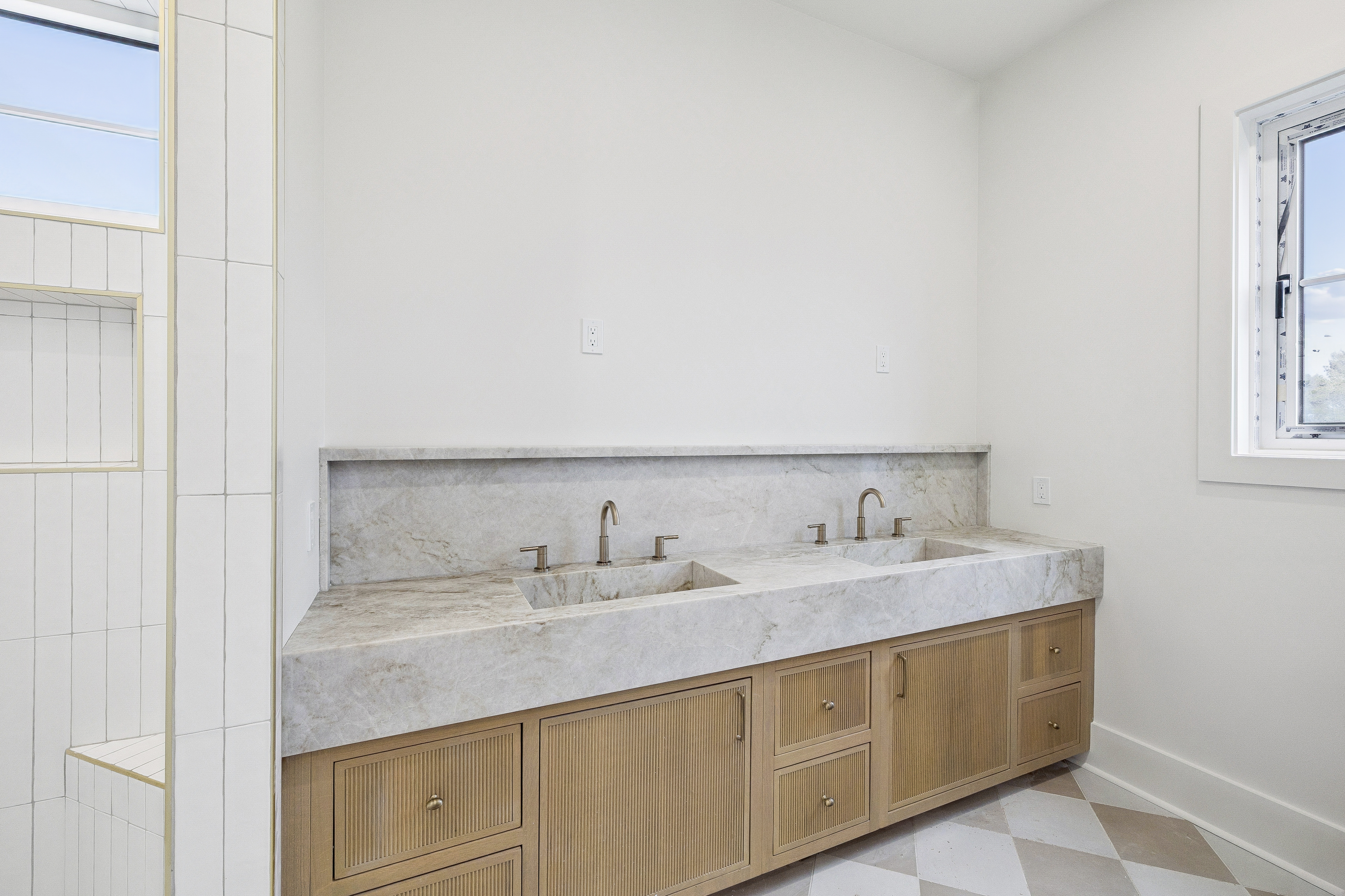  Stunning New Construction with Gulf Views, Courtyard Pool & Designer Finishes - 物件實景