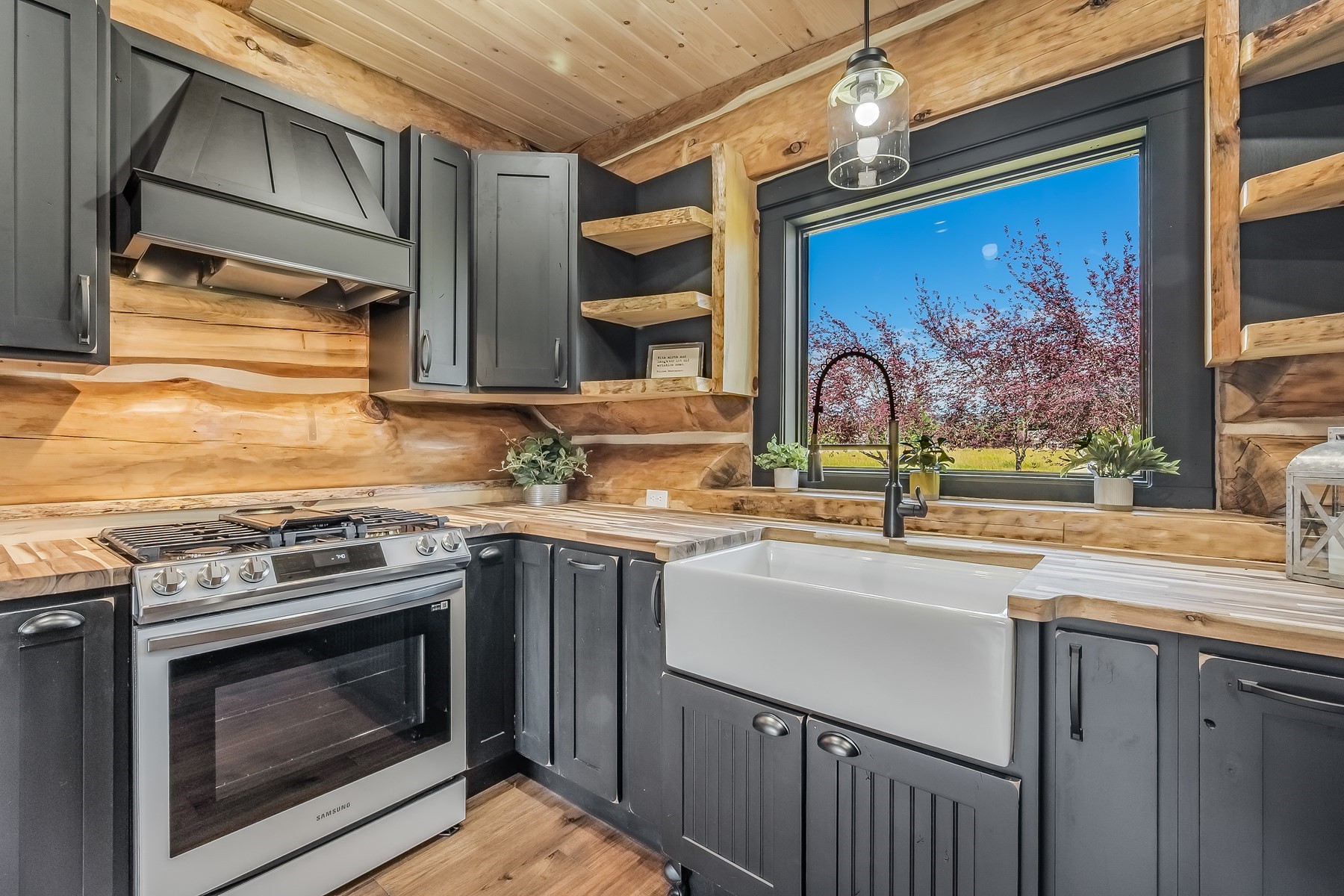  Artistic Log Home, Stunning Mountain Views - 物件實景