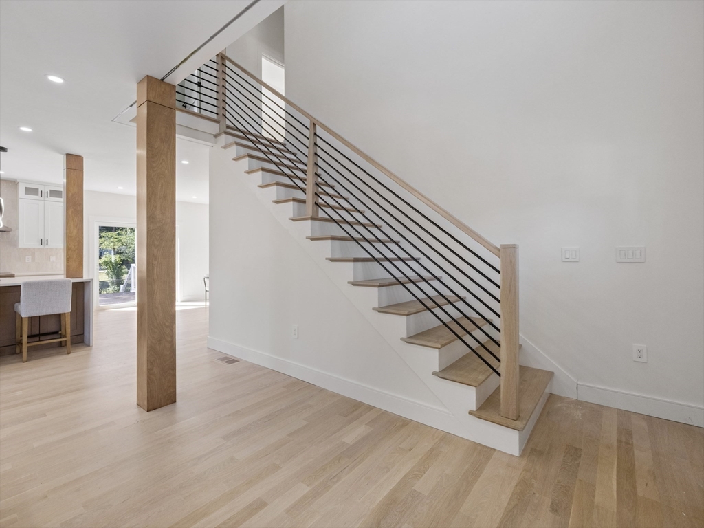 Wakefield, Massachusetts, 01880, United States, 4 Bedrooms Bedrooms, ,5 BathroomsBathrooms,Residential,For Sale,1938527
