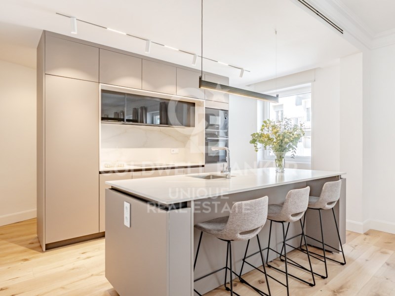 Madrid, Comunidad de Madrid, ES, 5 Bedrooms Bedrooms, ,5 BathroomsBathrooms,Residential,For Sale,1942128