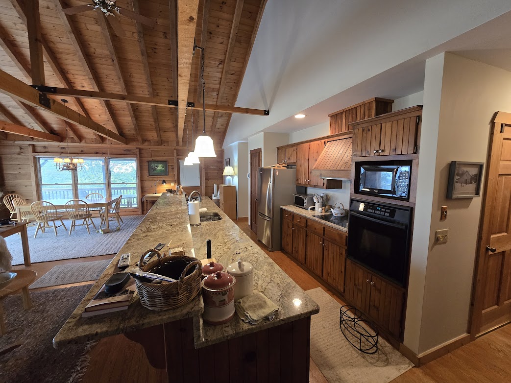 Warrensville, North Carolina, 28693, United States, 2 Bedrooms Bedrooms, ,2 BathroomsBathrooms,Residential,For Sale,1982340