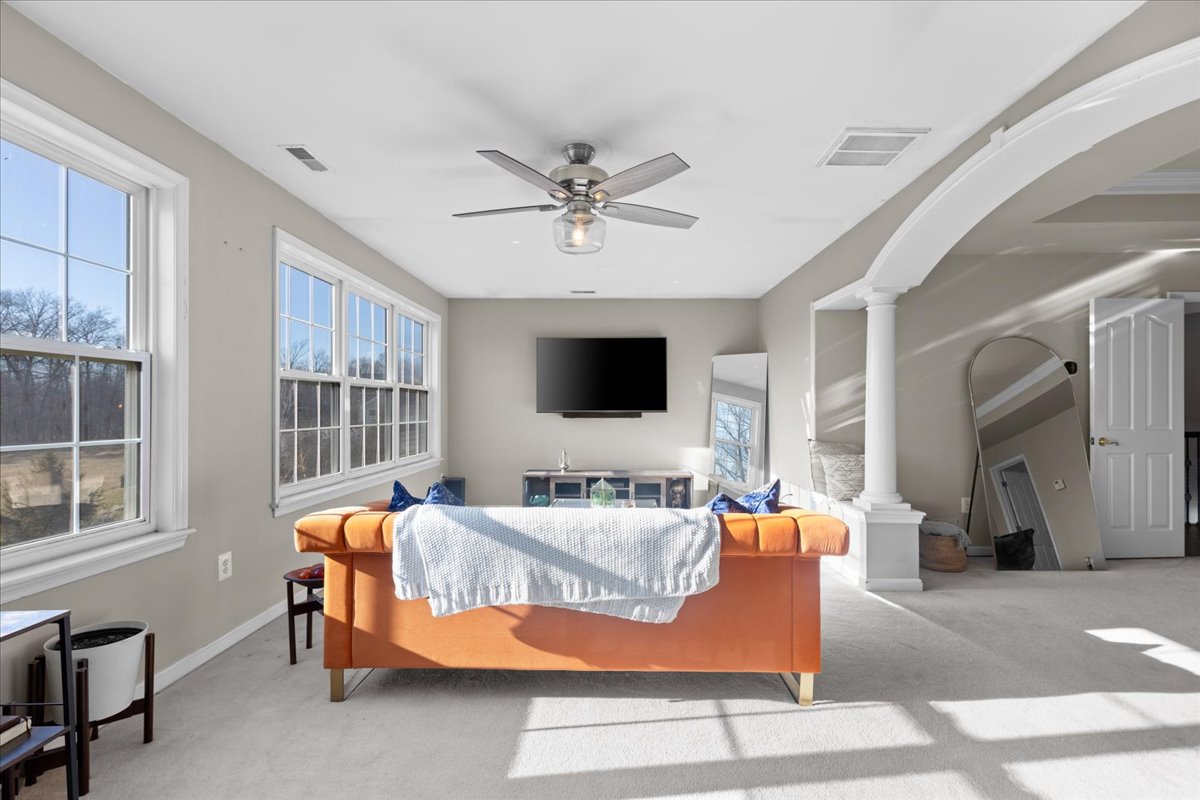 New Windsor, Maryland, 21776, United States, 5 Bedrooms Bedrooms, ,5 BathroomsBathrooms,Residential,For Sale,1943659