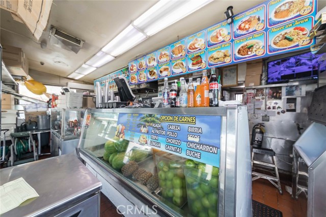 Lynwood, California, 90262, United States, ,Residential,For Sale,2048938