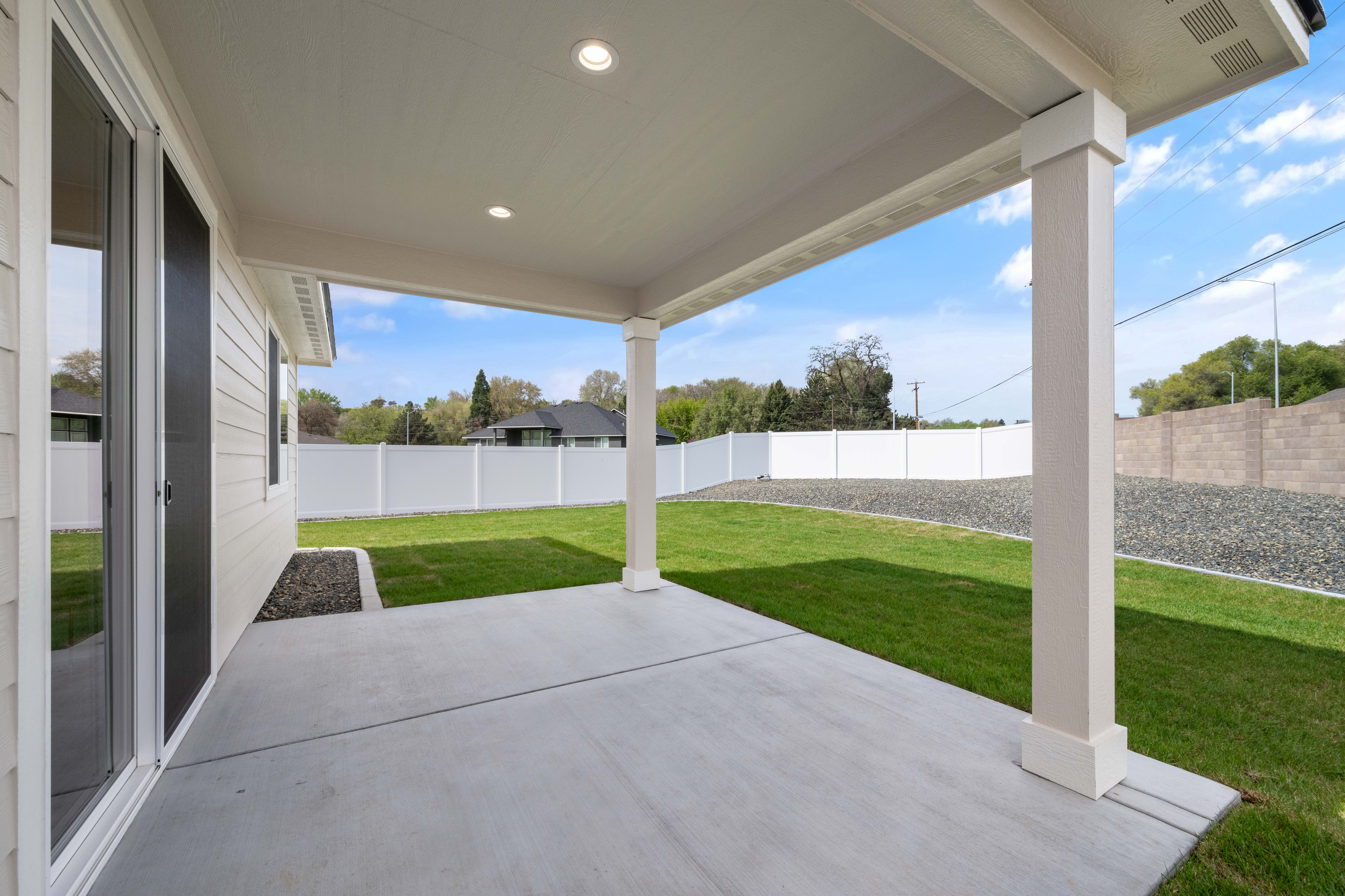  CORNER LOT - 物件實景