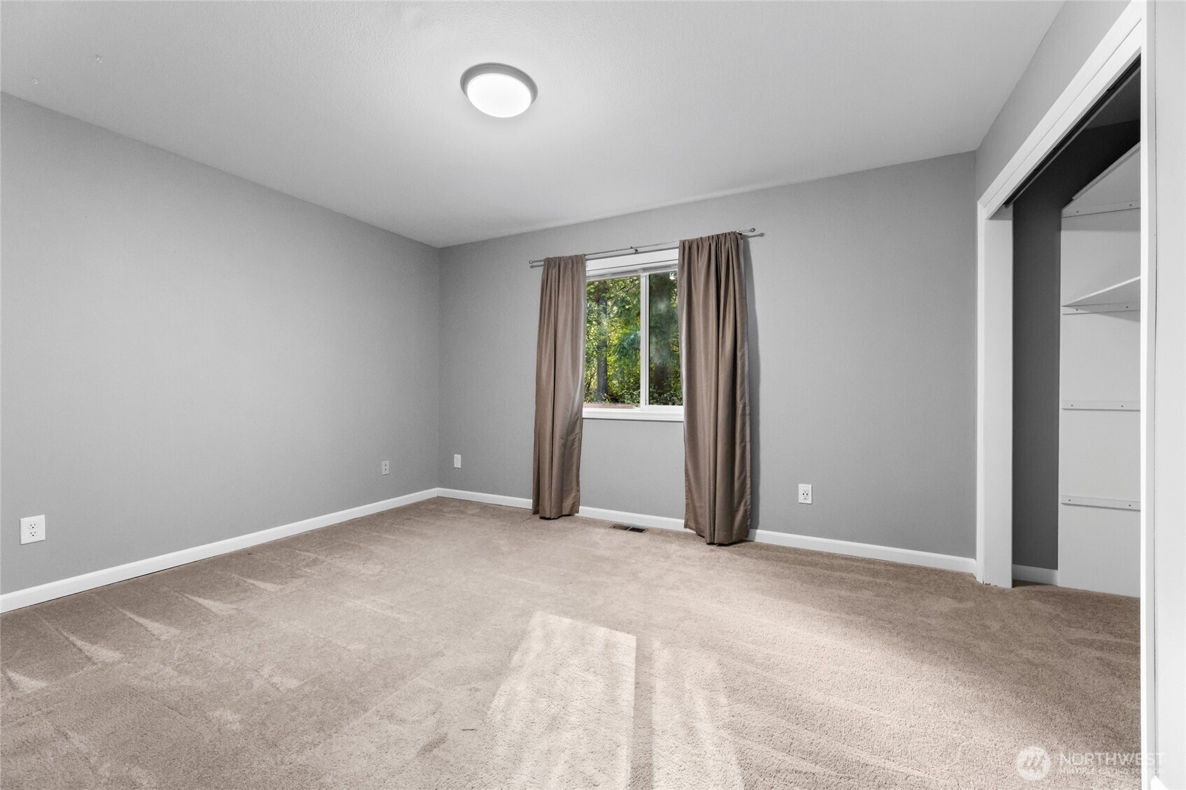 Roy, Washington, 98580, United States, 4 Bedrooms Bedrooms, ,1 BathroomBathrooms,Residential,For Sale,1997770