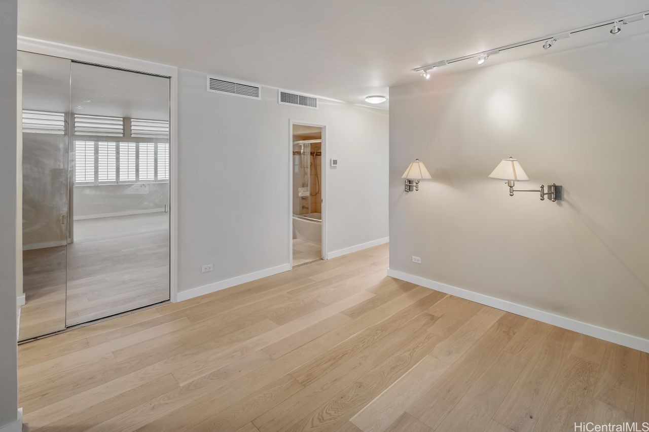 Honolulu, Hawaii, 96815, United States, 2 Bedrooms Bedrooms, ,2 BathroomsBathrooms,Residential,For Sale,1836877