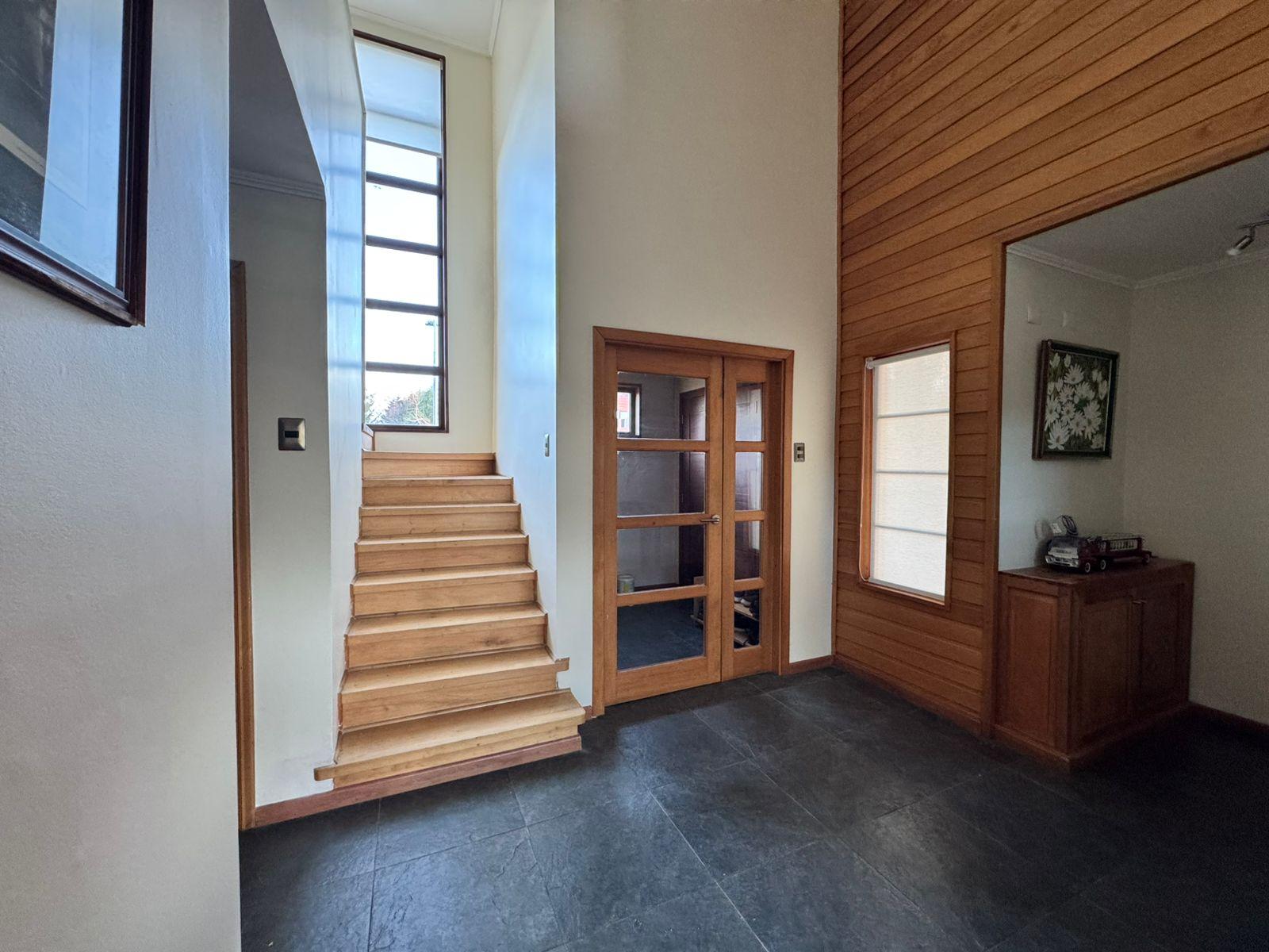 Puerto Varas, Chile, 5 Bedrooms Bedrooms, ,4 BathroomsBathrooms,Residential,For Sale,1927519