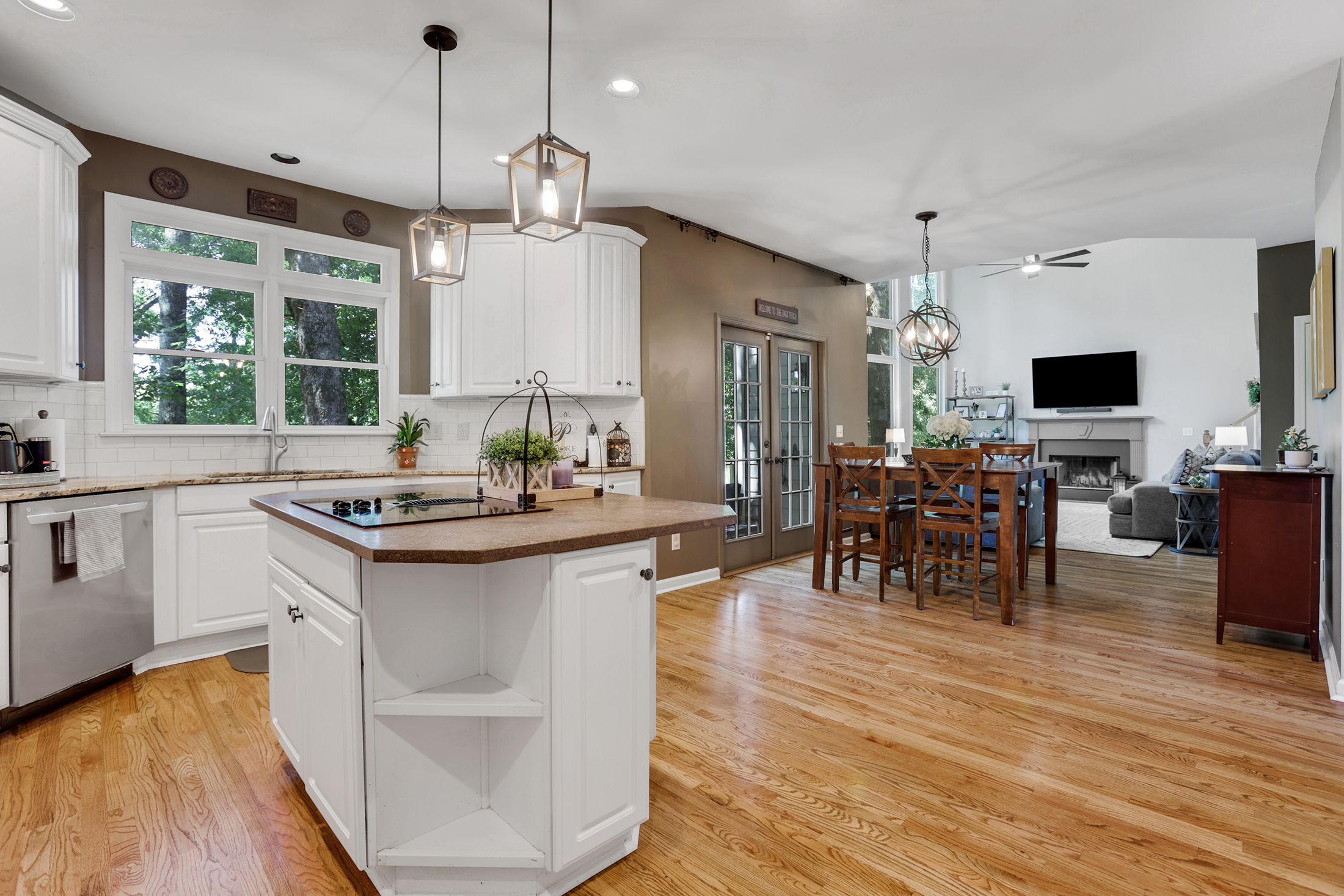  Beautifully Updated Home in River Plantation - 物件實景