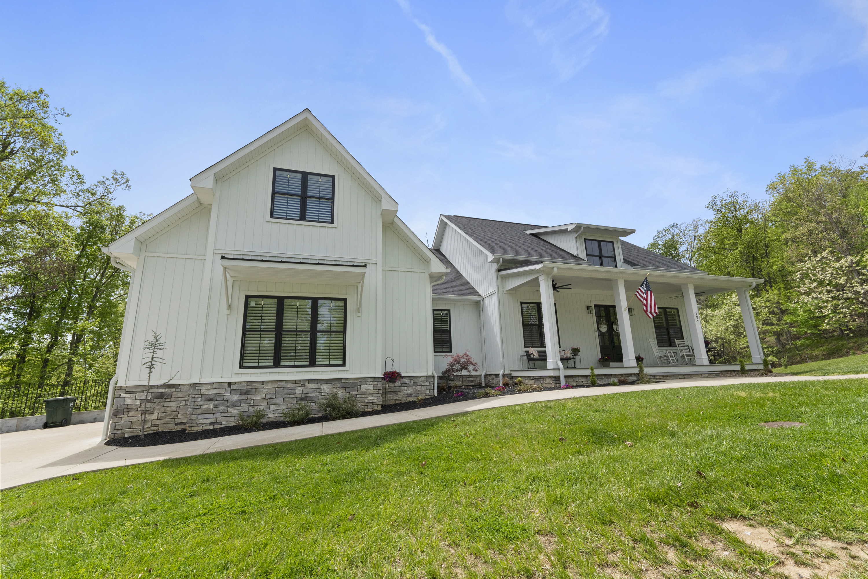 Huntington, West Virginia, 25701, United States, 6 Bedrooms Bedrooms, ,6 BathroomsBathrooms,Residential,For Sale,1977823