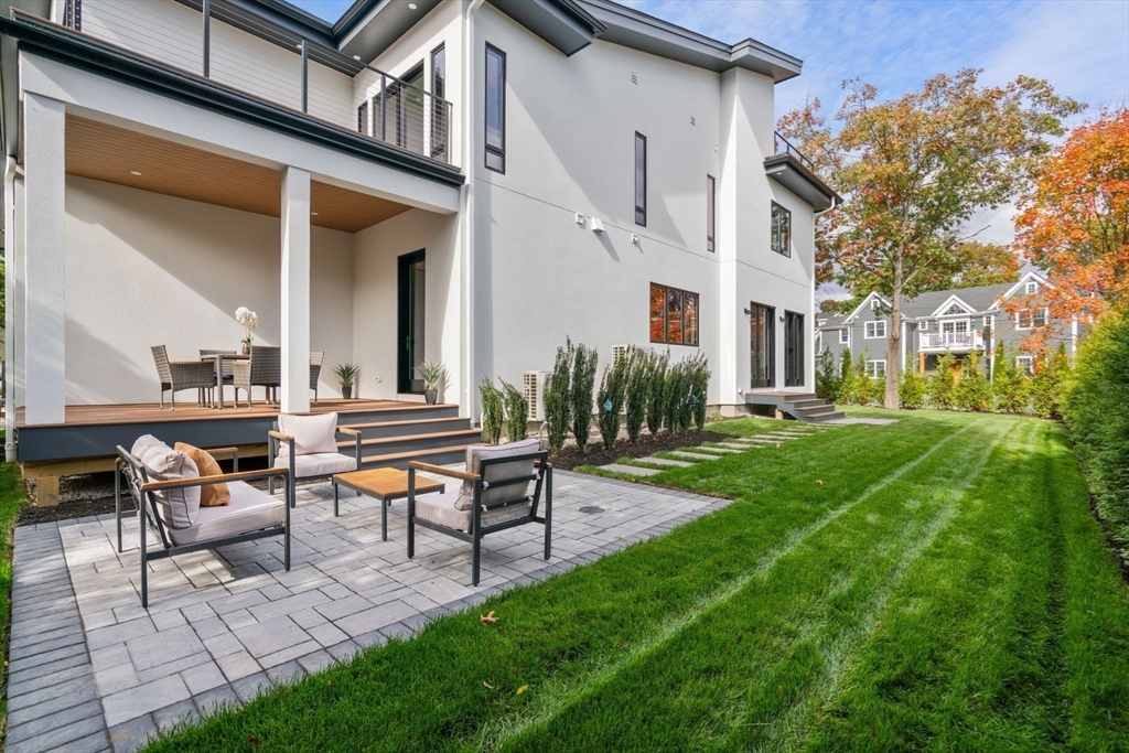 Newton, Massachusetts, 02465, United States, 6 Bedrooms Bedrooms, ,7 BathroomsBathrooms,Residential,For Sale,1730444