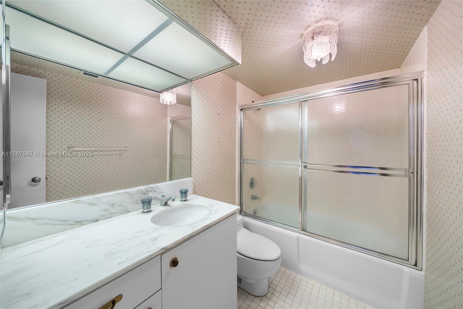 Miami Beach, Florida, 33140, United States, 3 Bedrooms Bedrooms, ,4 BathroomsBathrooms,Residential,For Sale,1745690