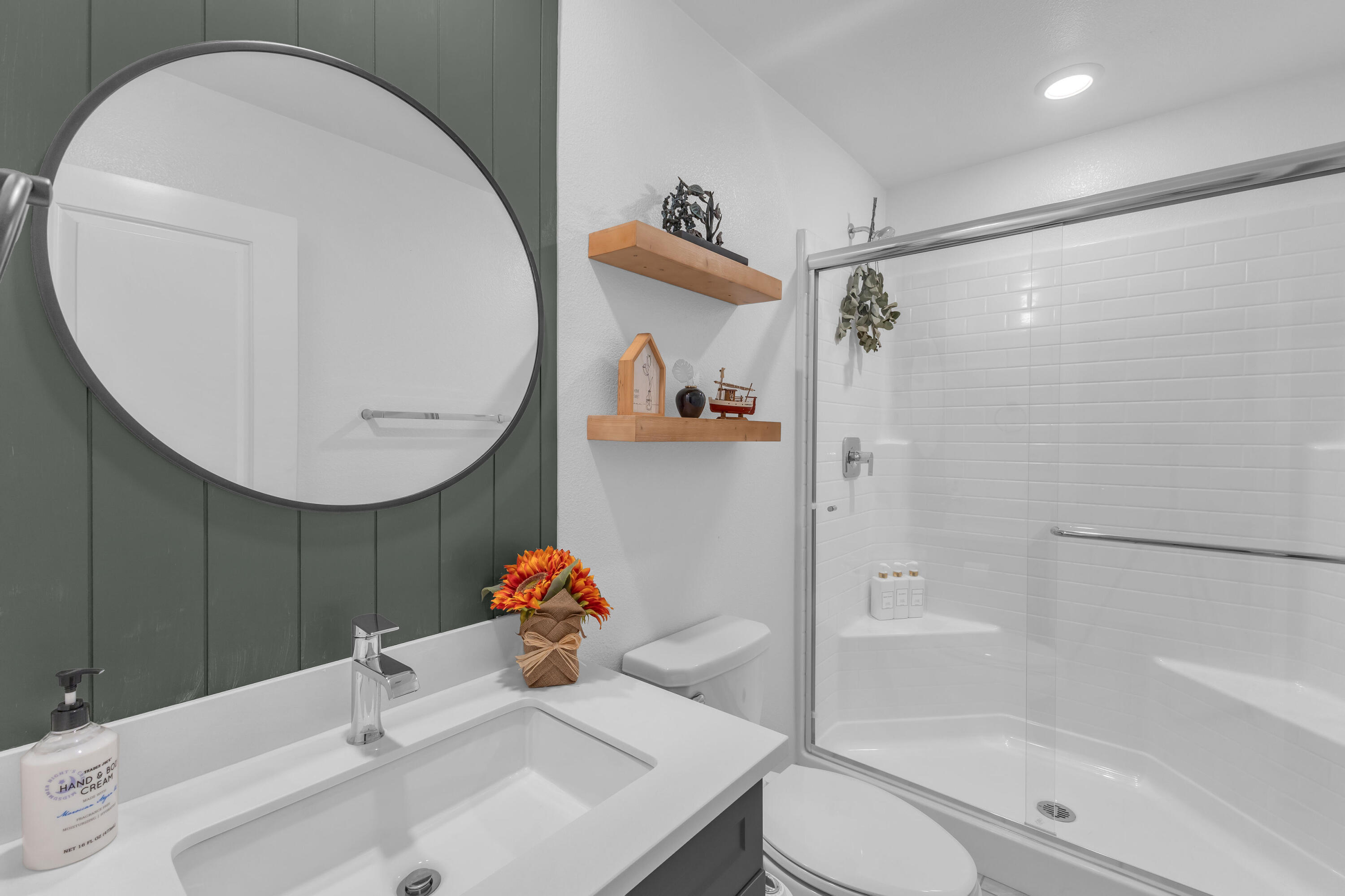 Palm Desert, California, 92211, United States, 4 Bedrooms Bedrooms, ,3 BathroomsBathrooms,Residential,For Sale,1898830