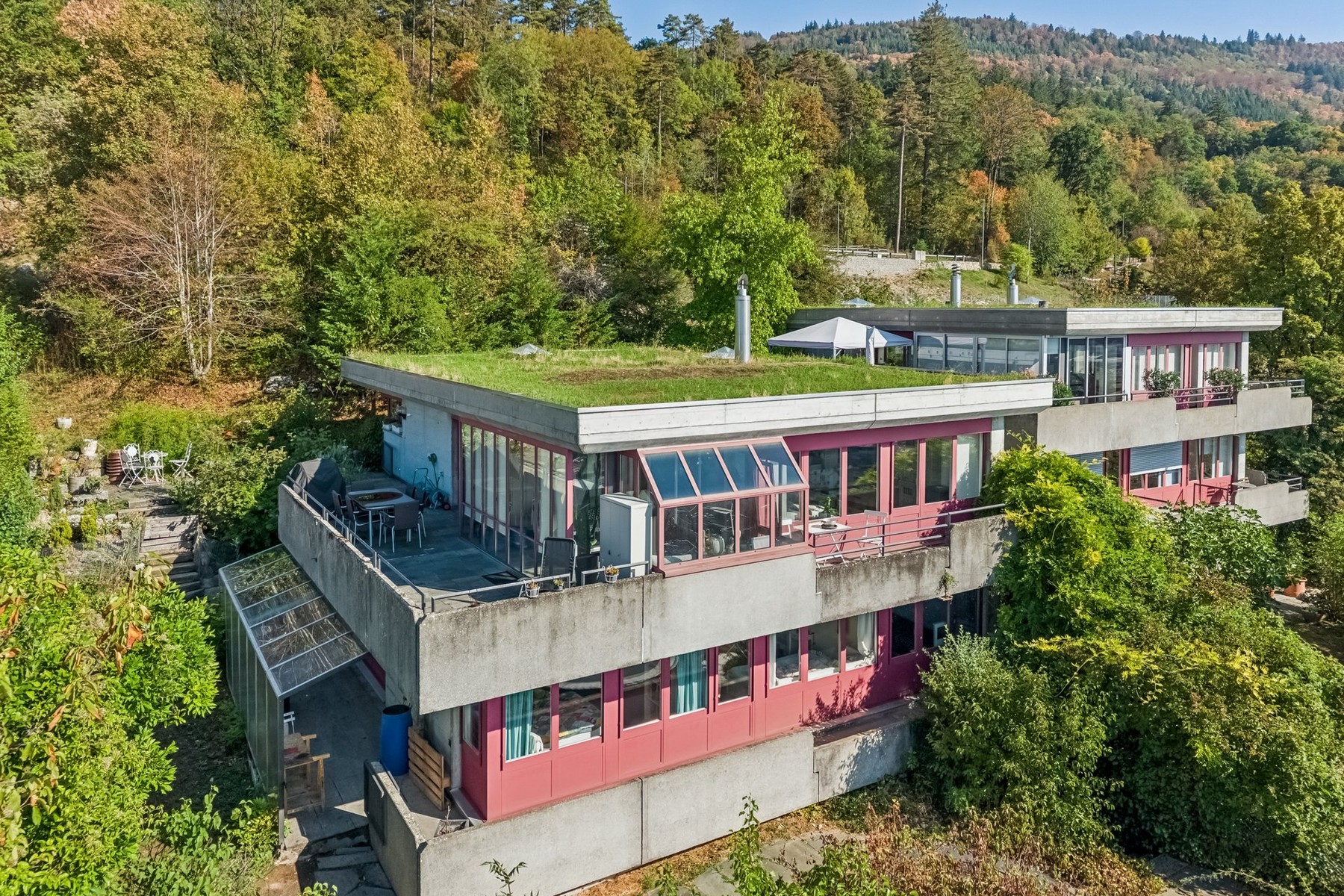 Exclusive Opportunity in Biel — Unique Architect-Designed Home, Exceptional Modu - 物件實景