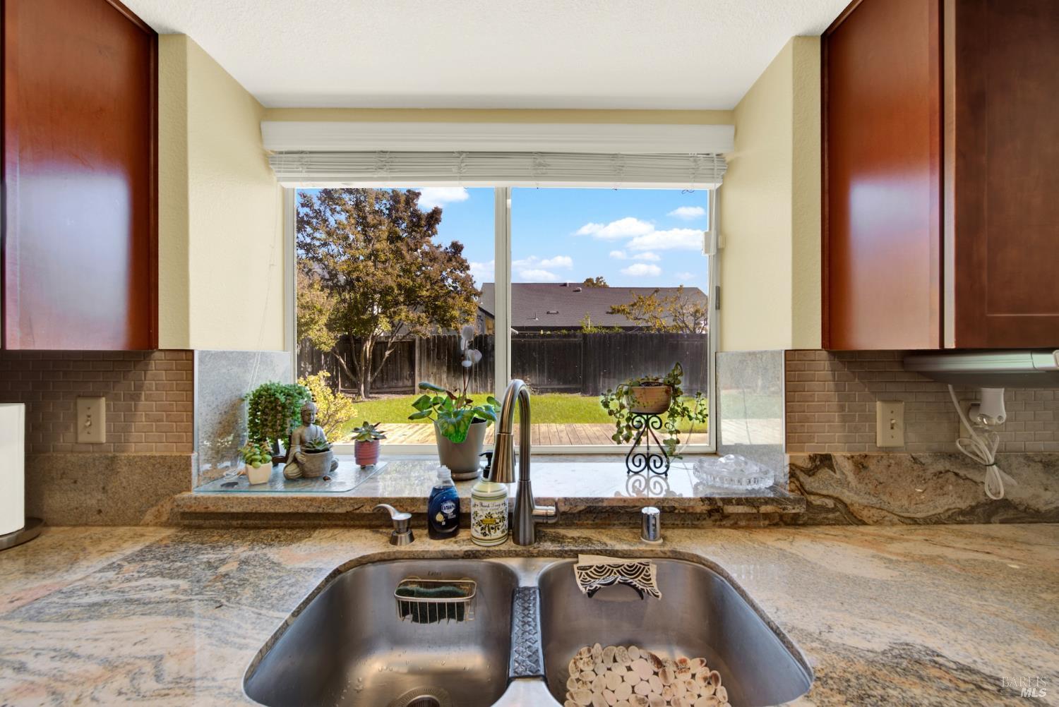 Dixon, California, 95620, United States, 4 Bedrooms Bedrooms, ,3 BathroomsBathrooms,Residential,For Sale,1987907