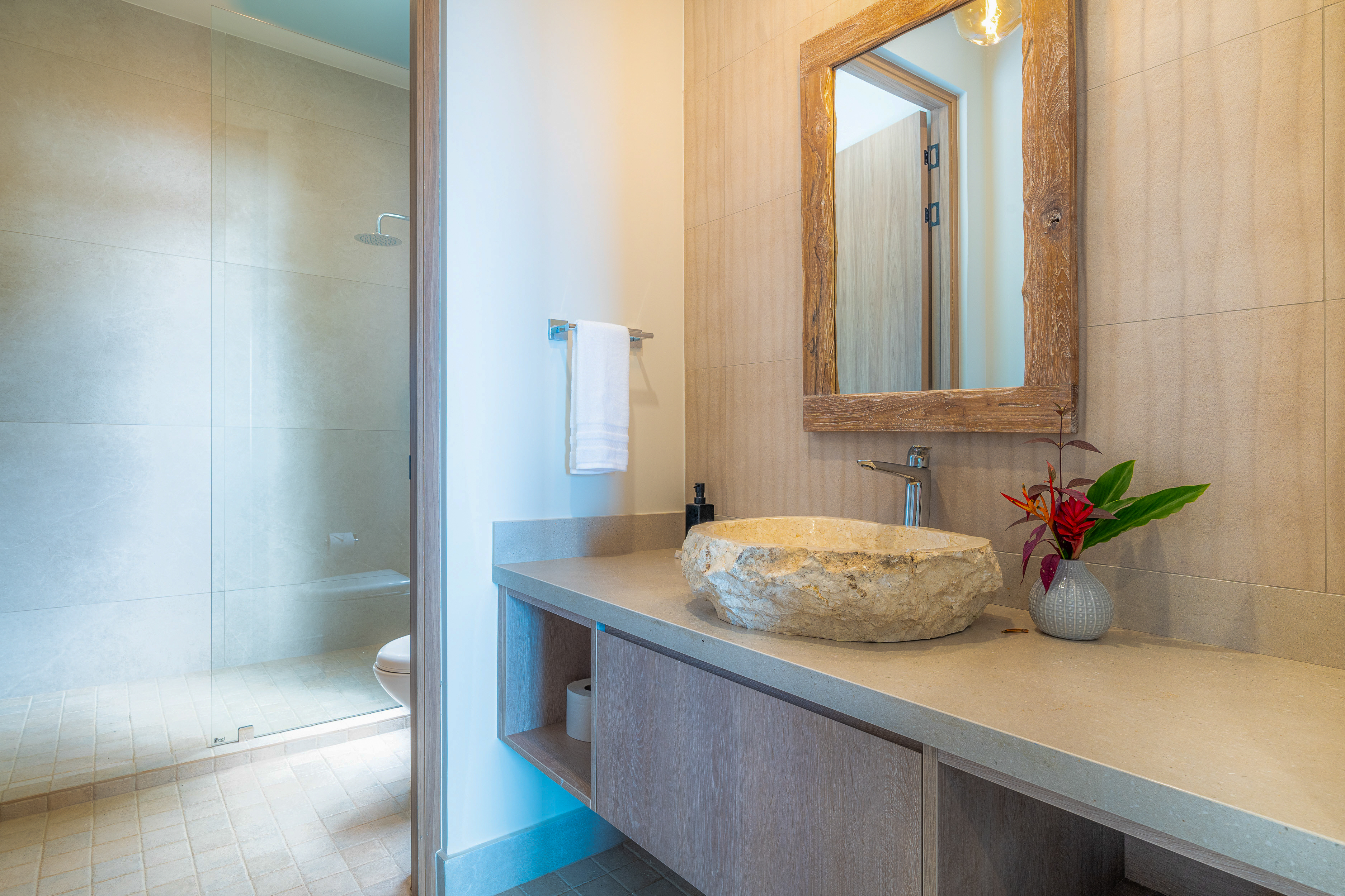 Dominical, Puntarenas, 60504, CR, 7 Bedrooms Bedrooms, ,7 BathroomsBathrooms,Residential,For Sale,1997378