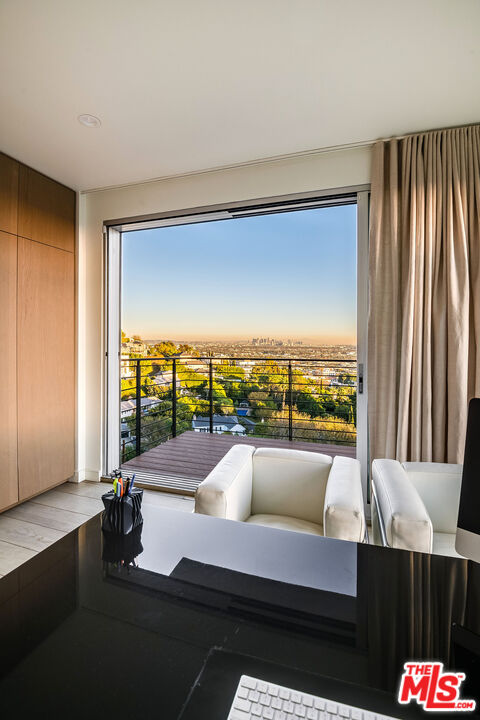 Los Angeles, California, 90069, United States, 4 Bedrooms Bedrooms, ,5 BathroomsBathrooms,Residential,For Sale,1759770