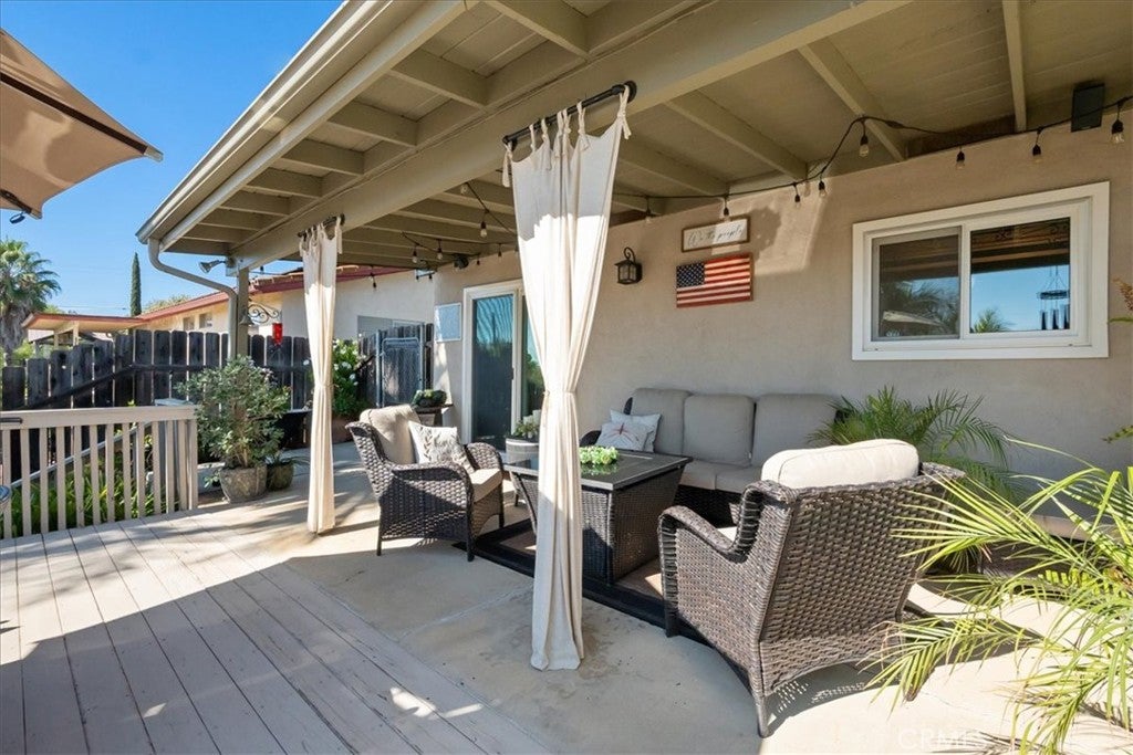 Fallbrook, California, 92028, United States, 3 Bedrooms Bedrooms, ,2 BathroomsBathrooms,Residential,For Sale,1988151