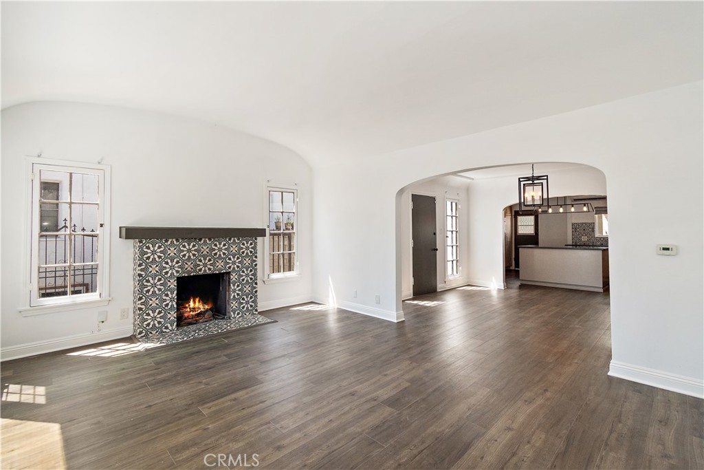 Los Angeles, California, 90019, United States, ,Residential,For Sale,2022270