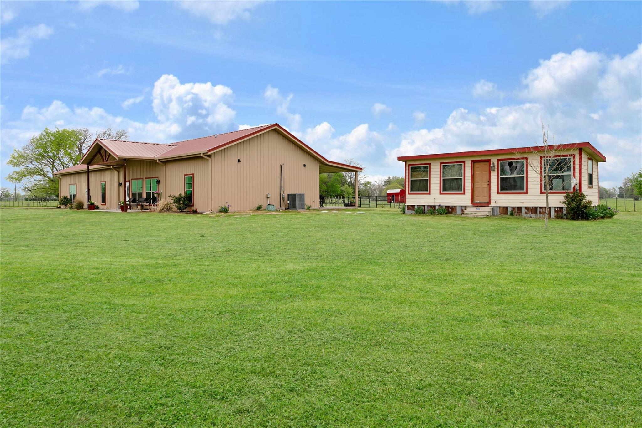 Honey Grove, Texas, 75446, United States, 3 Bedrooms Bedrooms, ,3 BathroomsBathrooms,Residential,For Sale,1937107