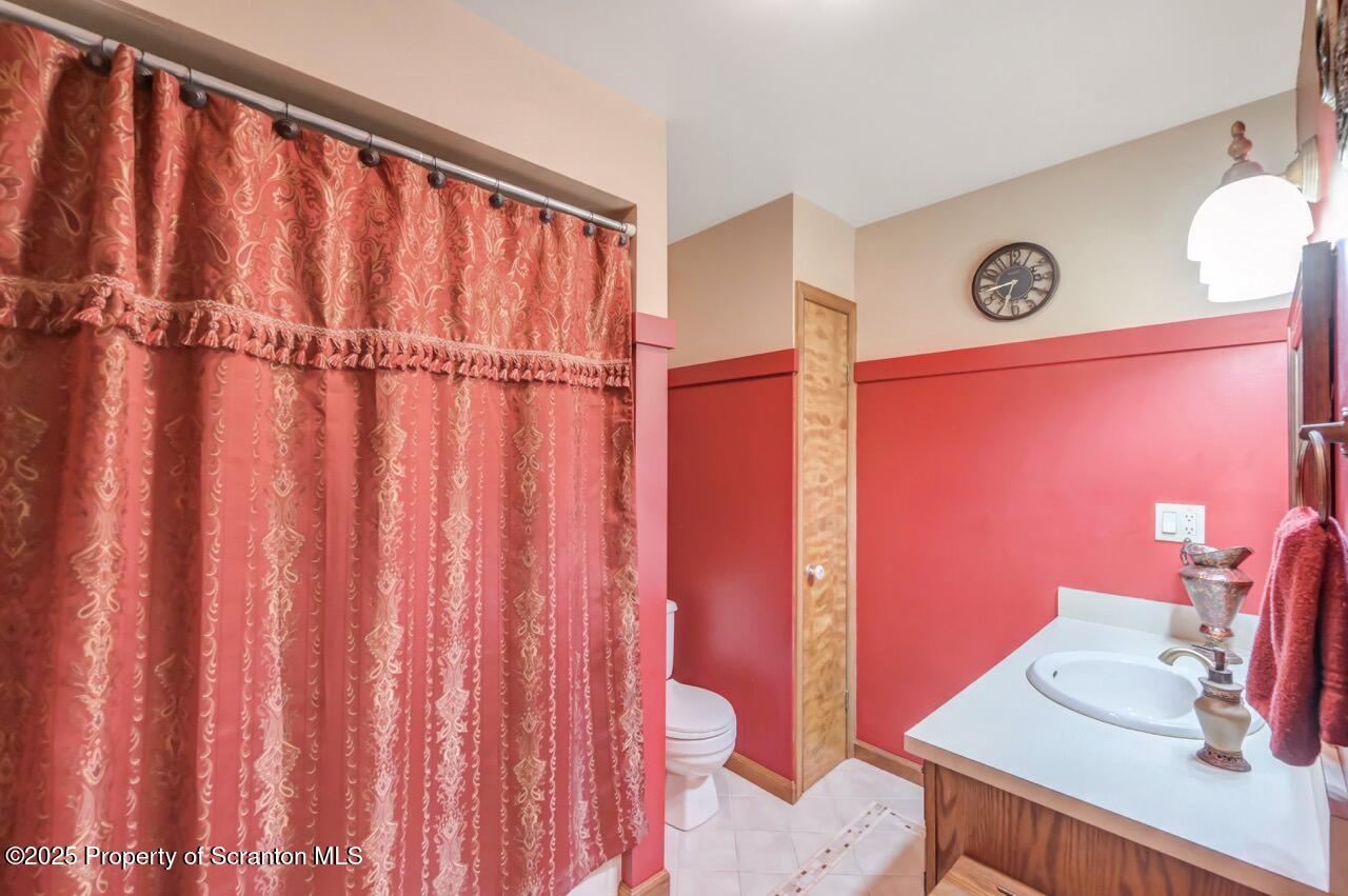 Gouldsboro, Pennsylvania, 18424, United States, 4 Bedrooms Bedrooms, ,3 BathroomsBathrooms,Residential,For Sale,1998512