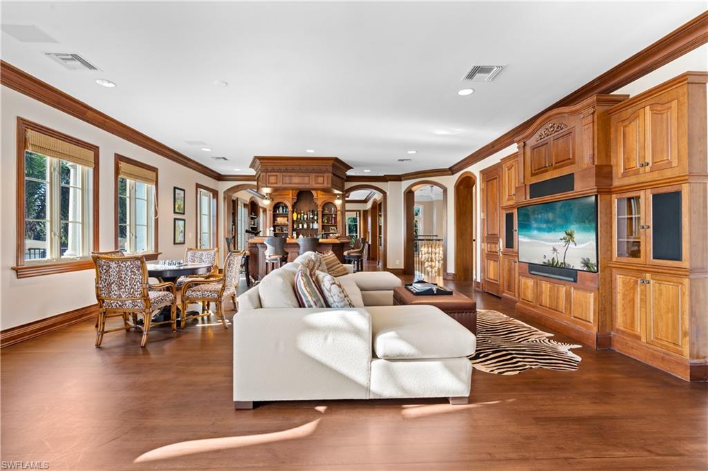 40 5th Ave S, Naples, Florida, 34102, United States, 5 Bedrooms Bedrooms, ,7 BathroomsBathrooms,Residential,For Sale,40 5th Ave S,1482244