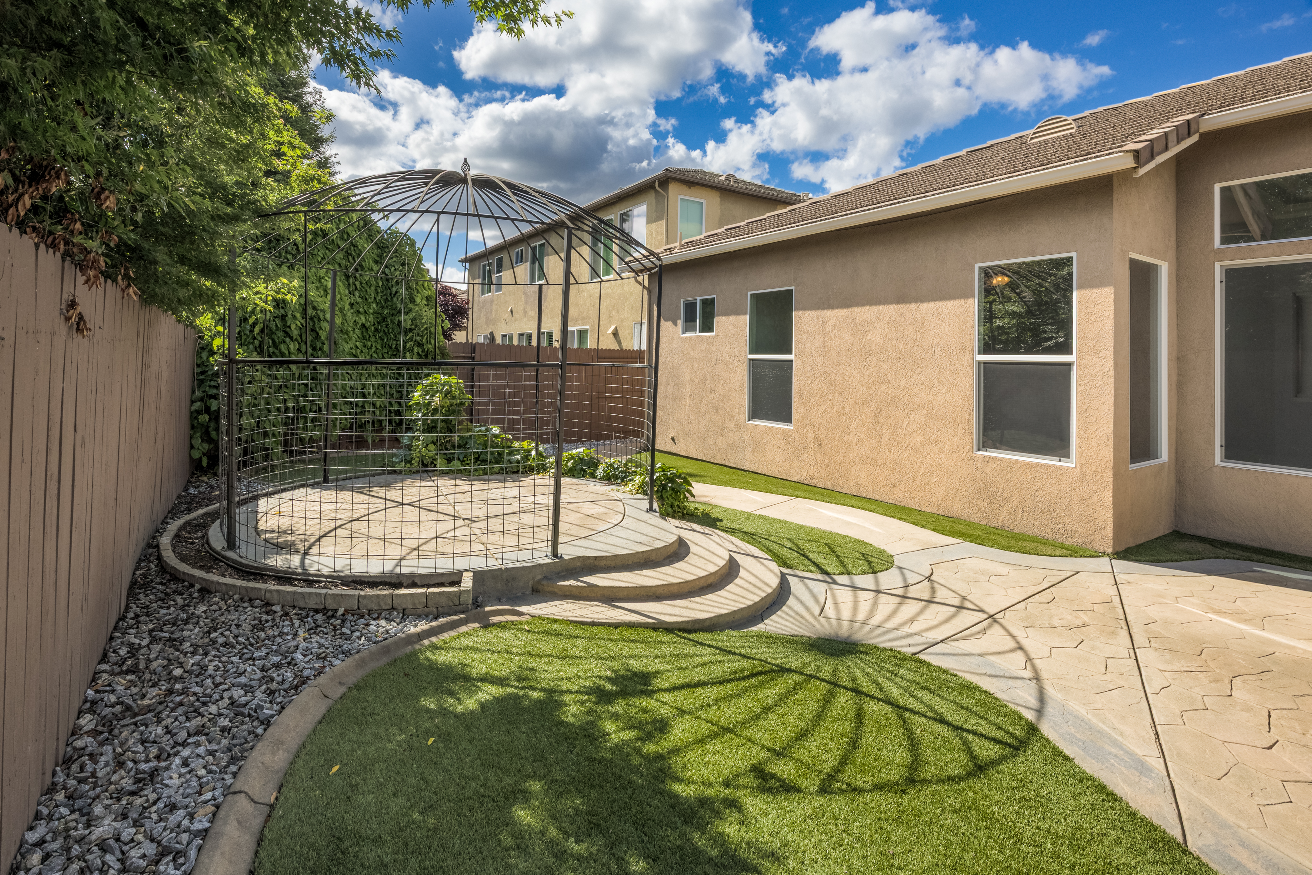  9422 Rhone Valley Way, Elk Grove, CA 95624 - 物件實景