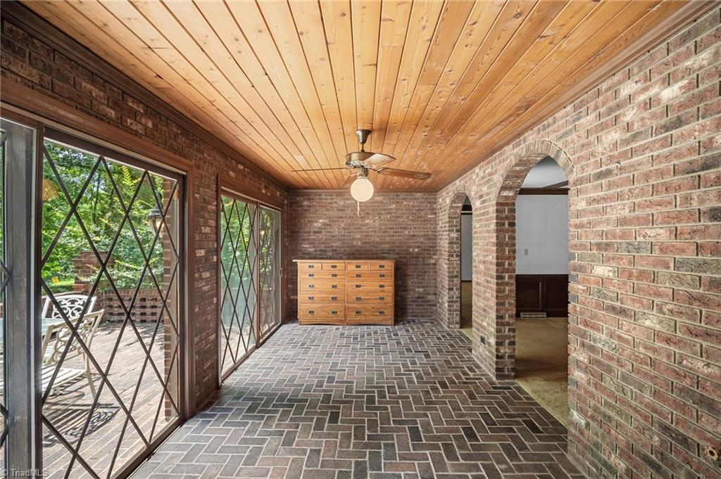 High Point, North Carolina, 27265, United States, 4 Bedrooms Bedrooms, ,4 BathroomsBathrooms,Residential,For Sale,1900964