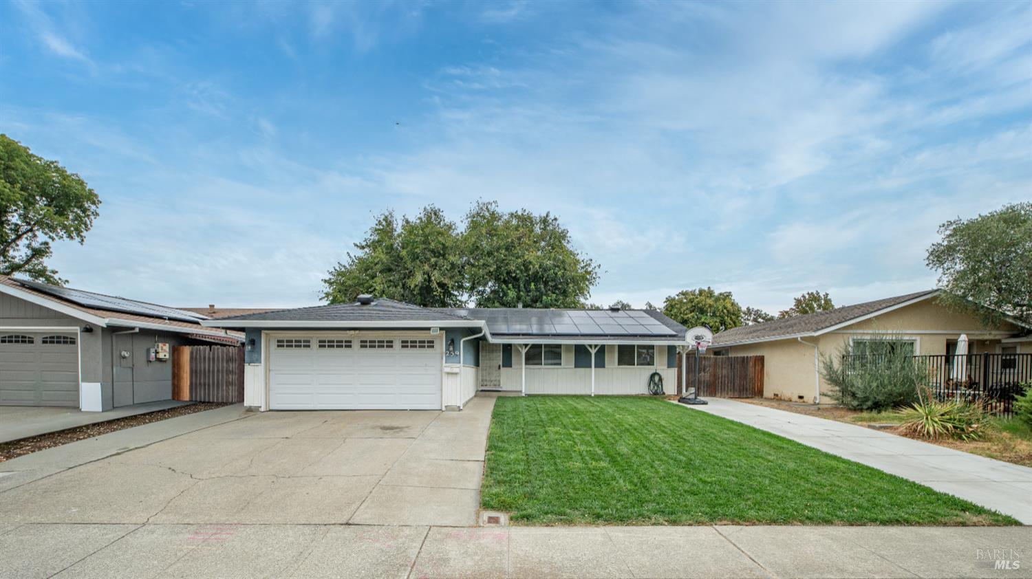 Vacaville, California, 95687, United States, 4 Bedrooms Bedrooms, ,2 BathroomsBathrooms,Residential,For Sale,1957766