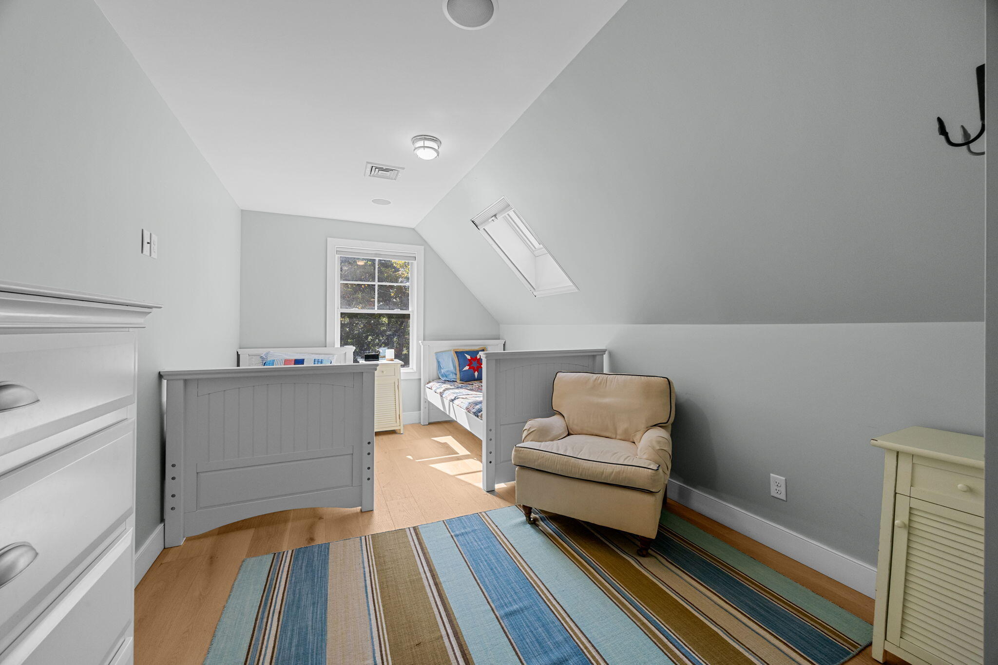  2017-Built Cape Cod Charmer with Fireplace, Fenced Yard and Patio - 物件實景