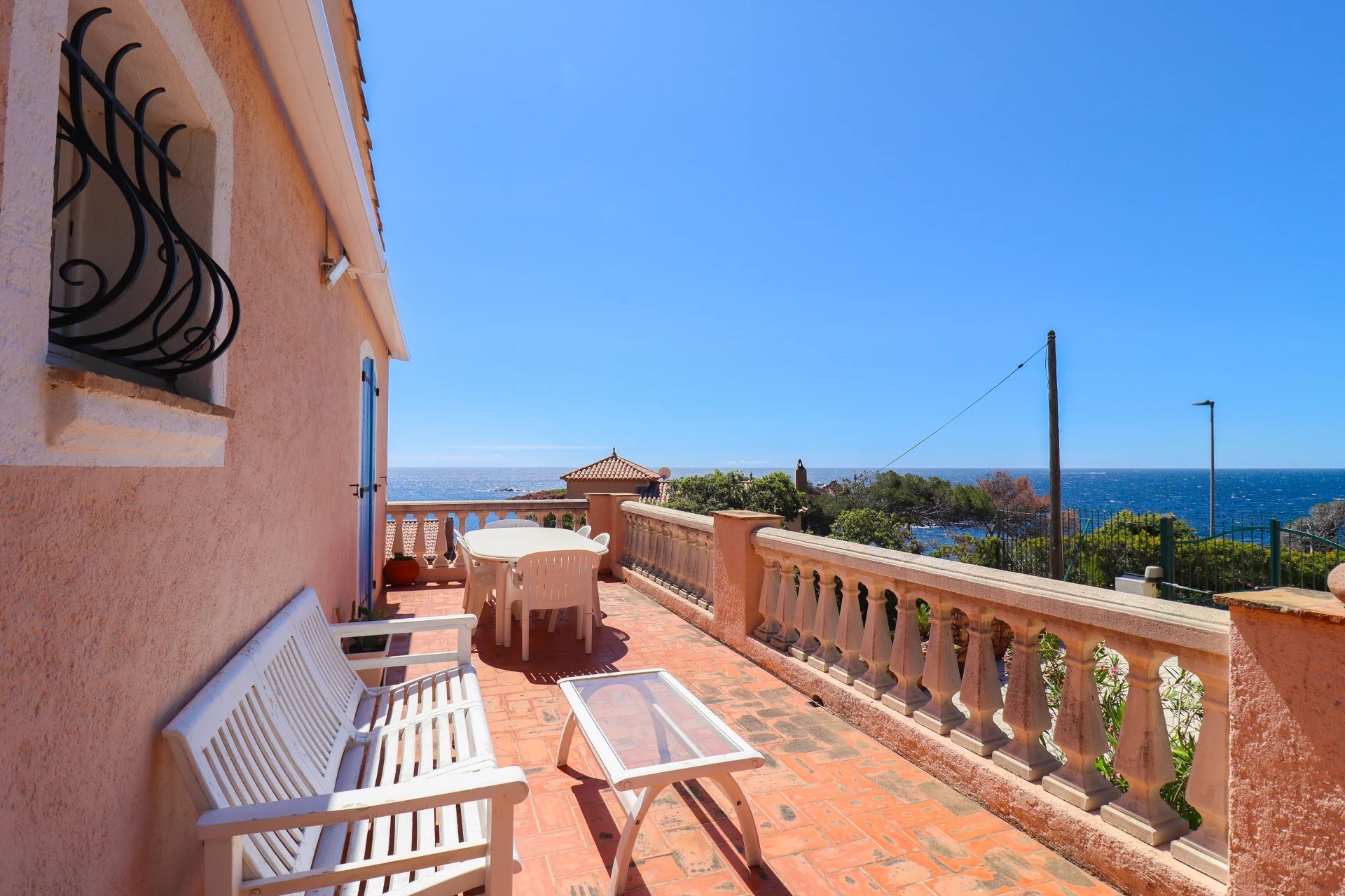 Saint-Raphaël, Provence-Alpes-Côte d’Azur, 83700, FR, 5 Bedrooms Bedrooms, ,4 BathroomsBathrooms,Residential,For Sale,1994600